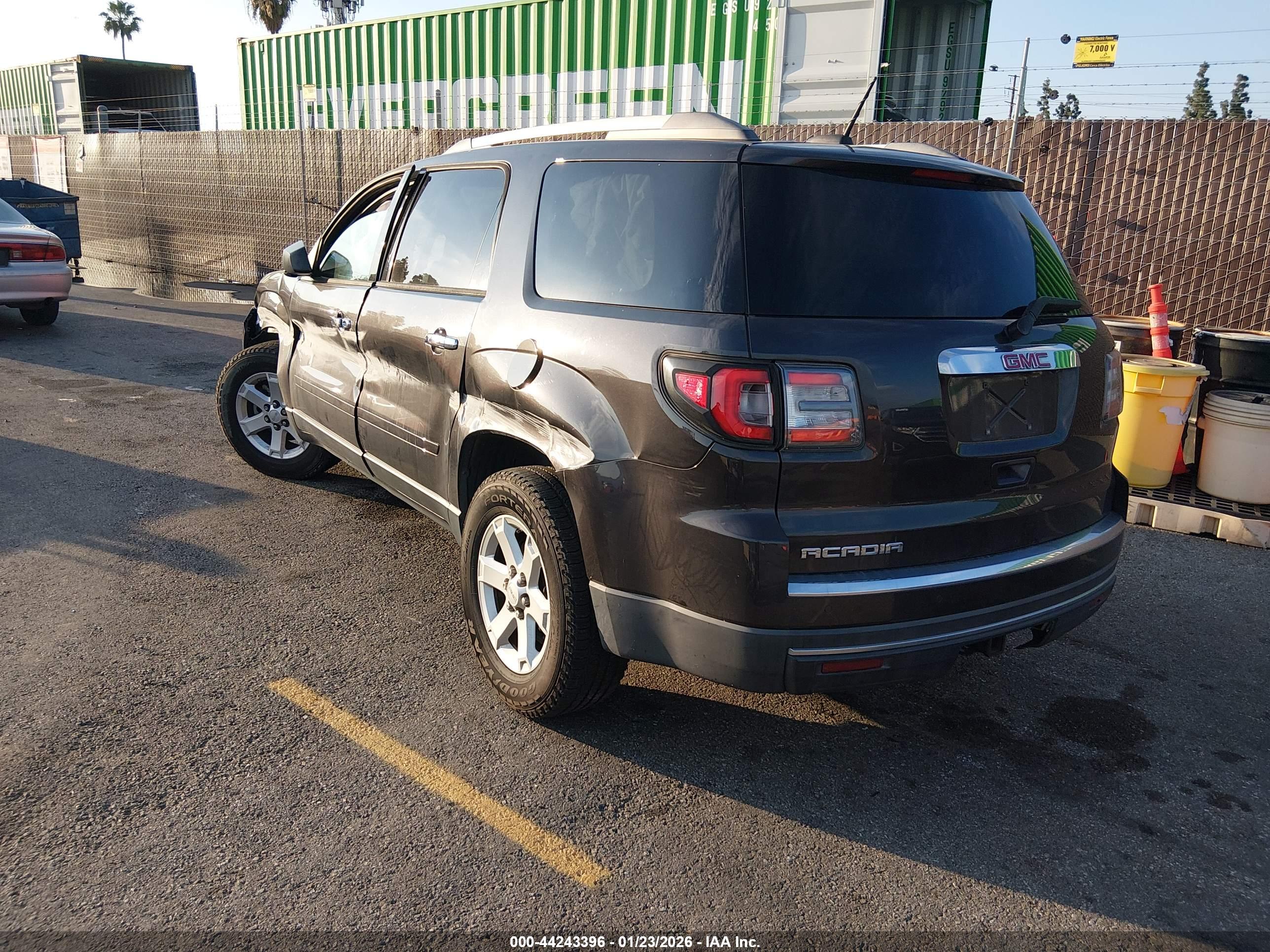 GMC ACADIA image 3