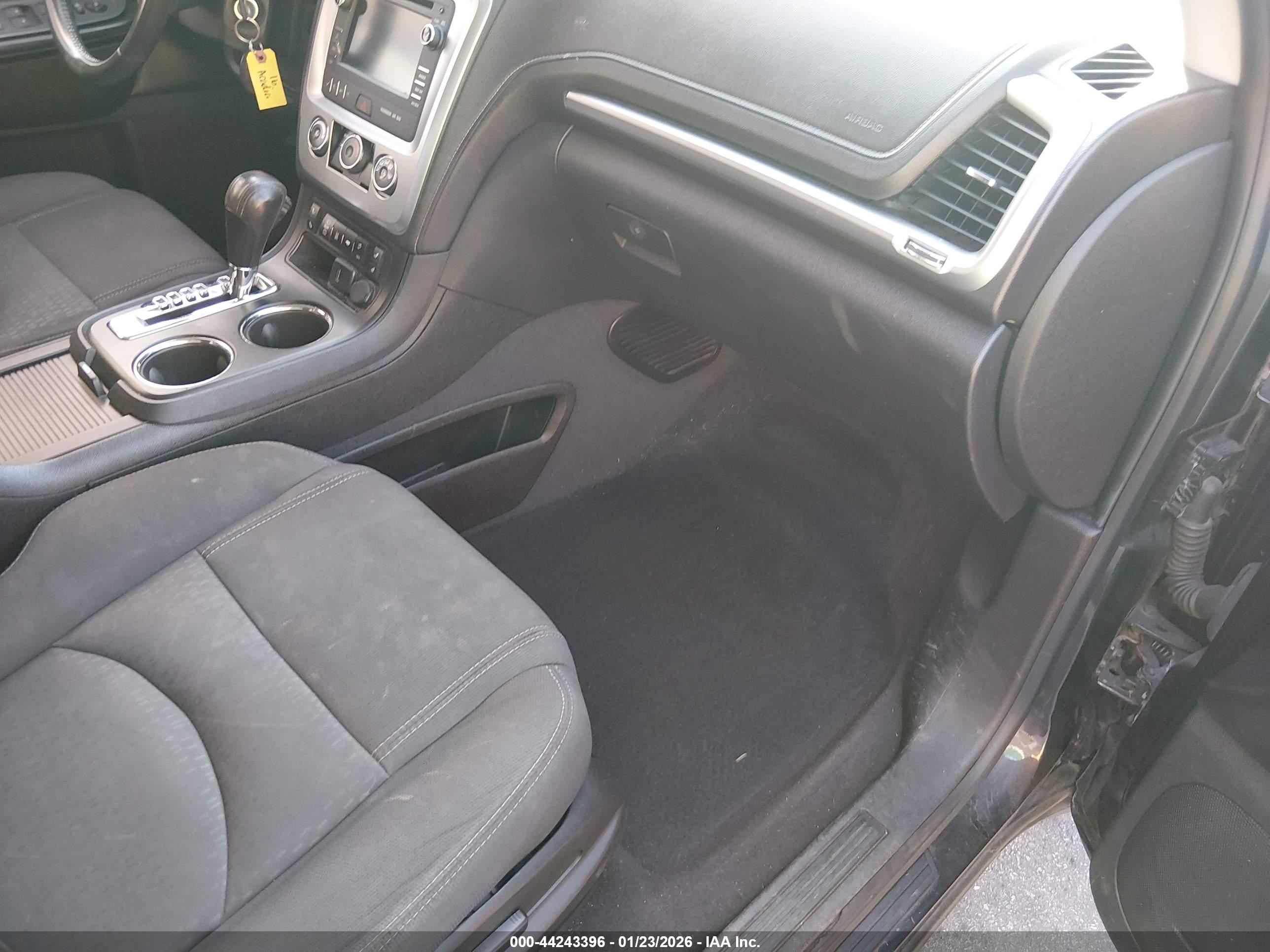GMC ACADIA image 5