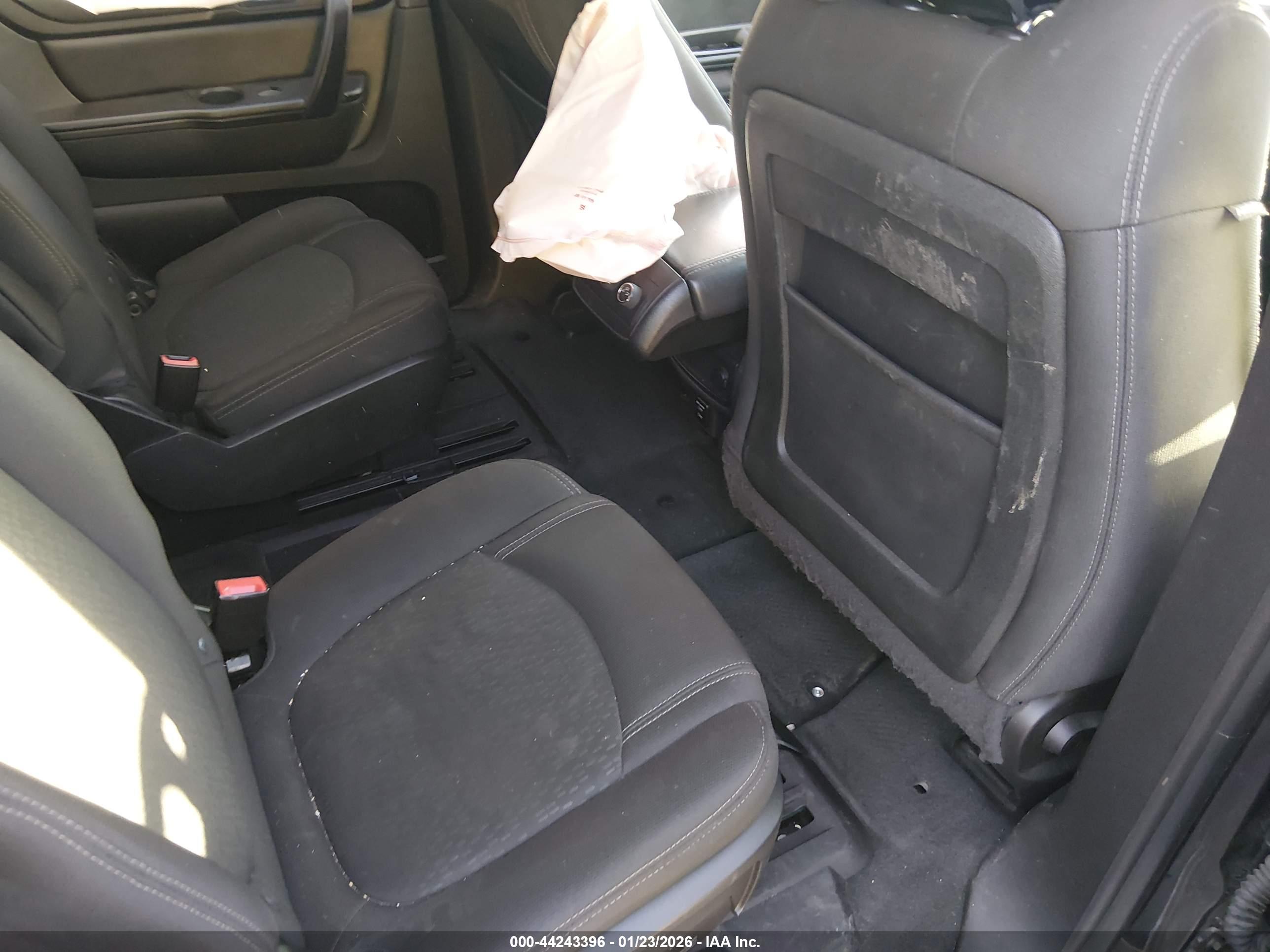 GMC ACADIA image 8