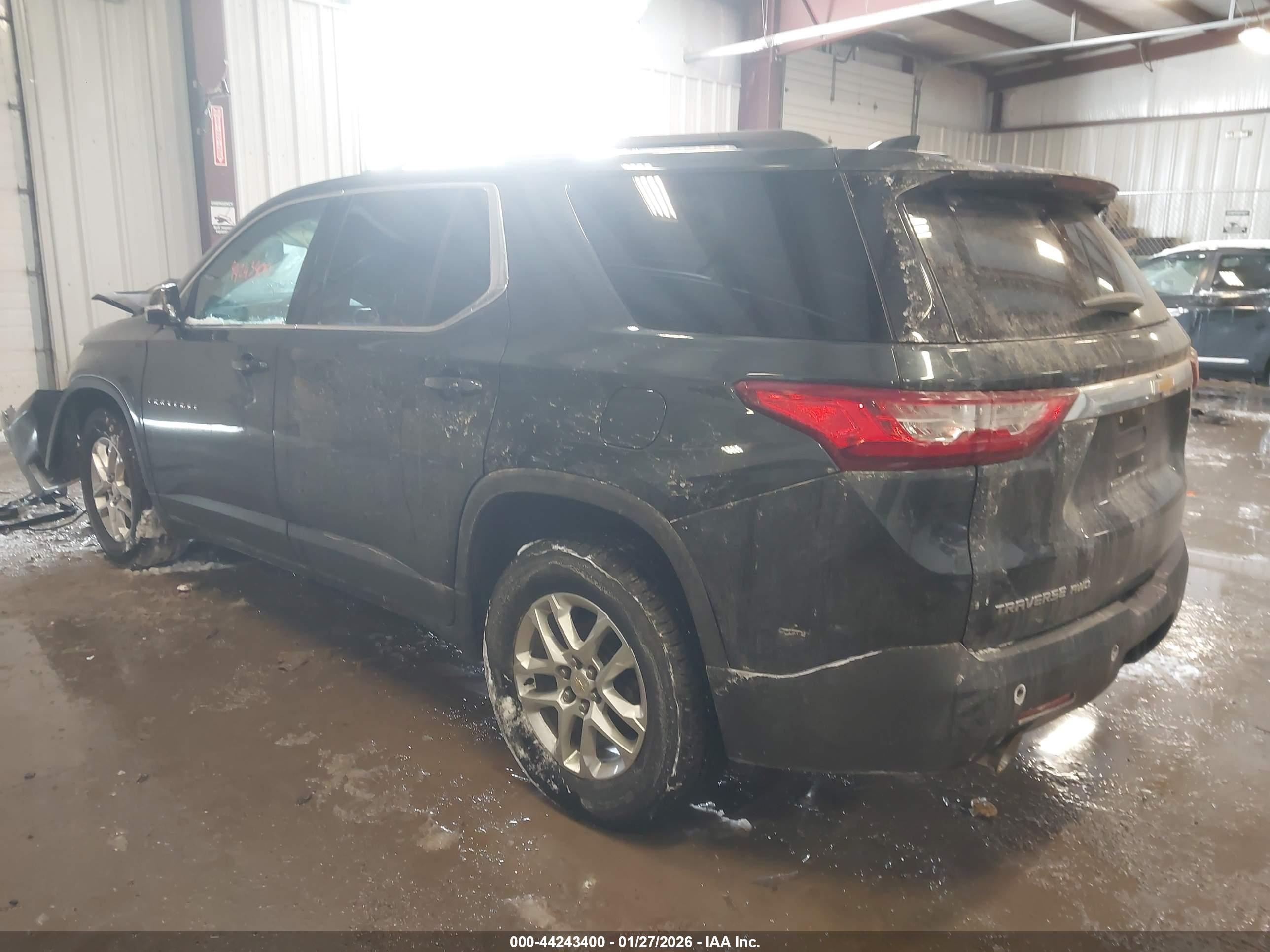 CHEVROLET TRAVERSE image 3