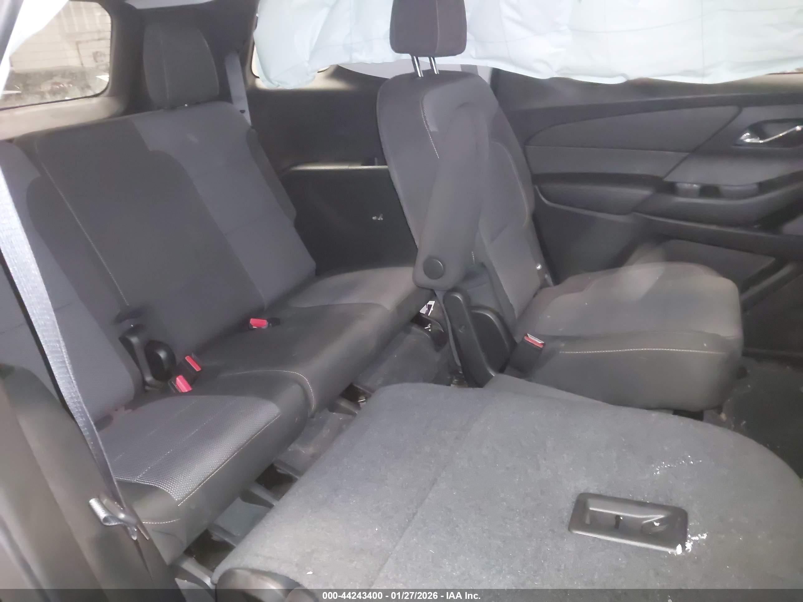 CHEVROLET TRAVERSE image 8