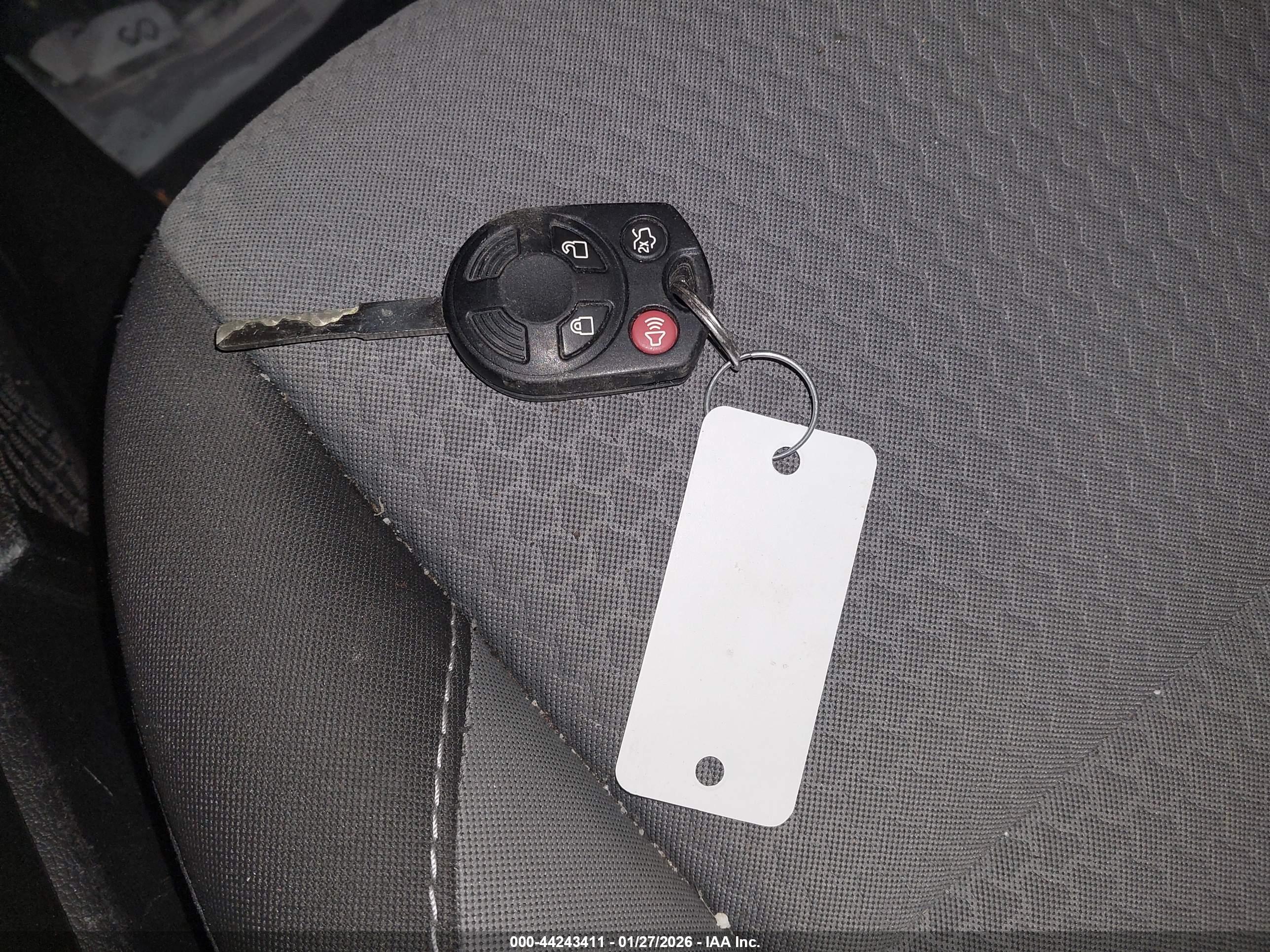 FORD C-MAX image 11