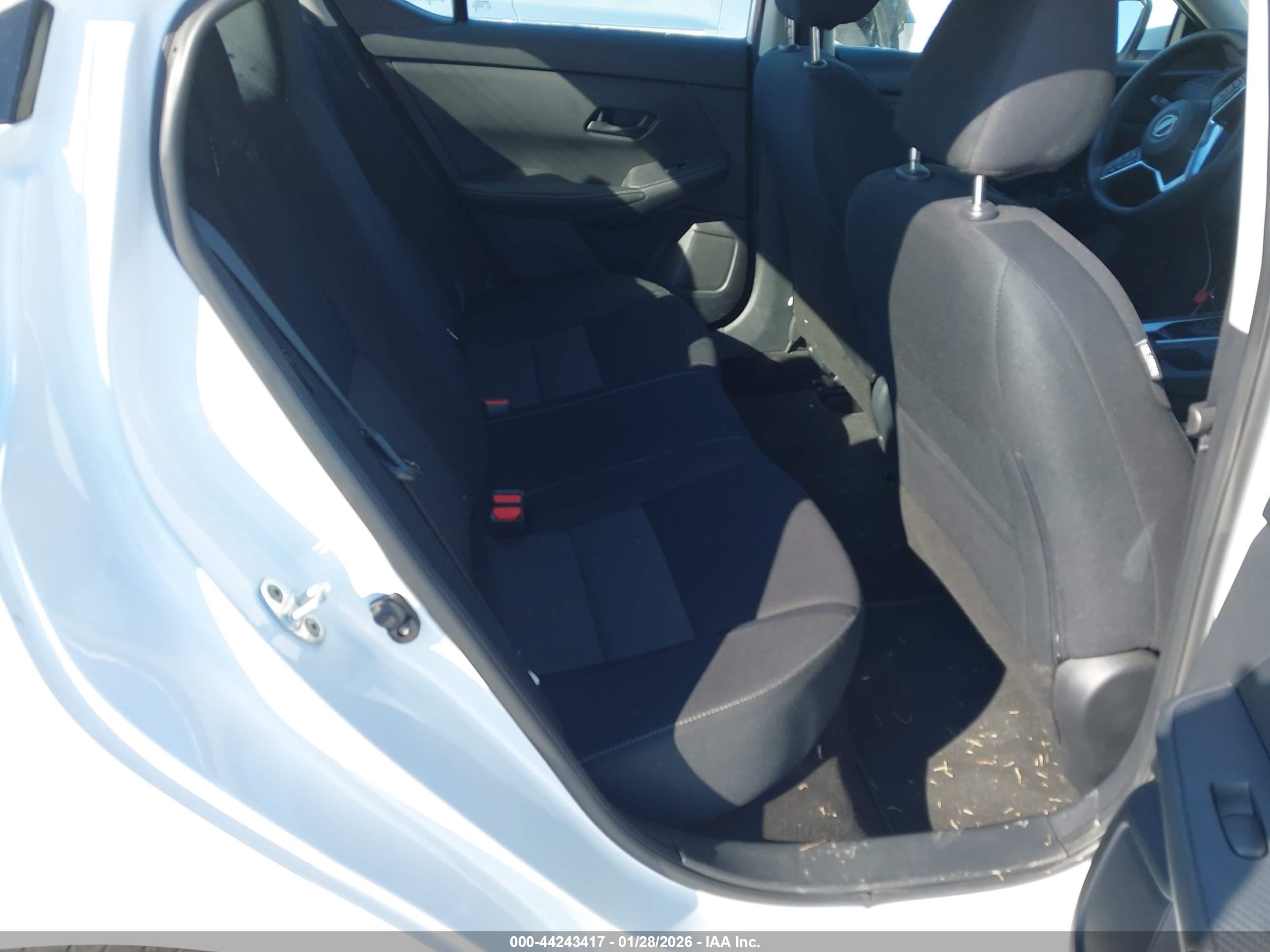 NISSAN SENTRA image 8