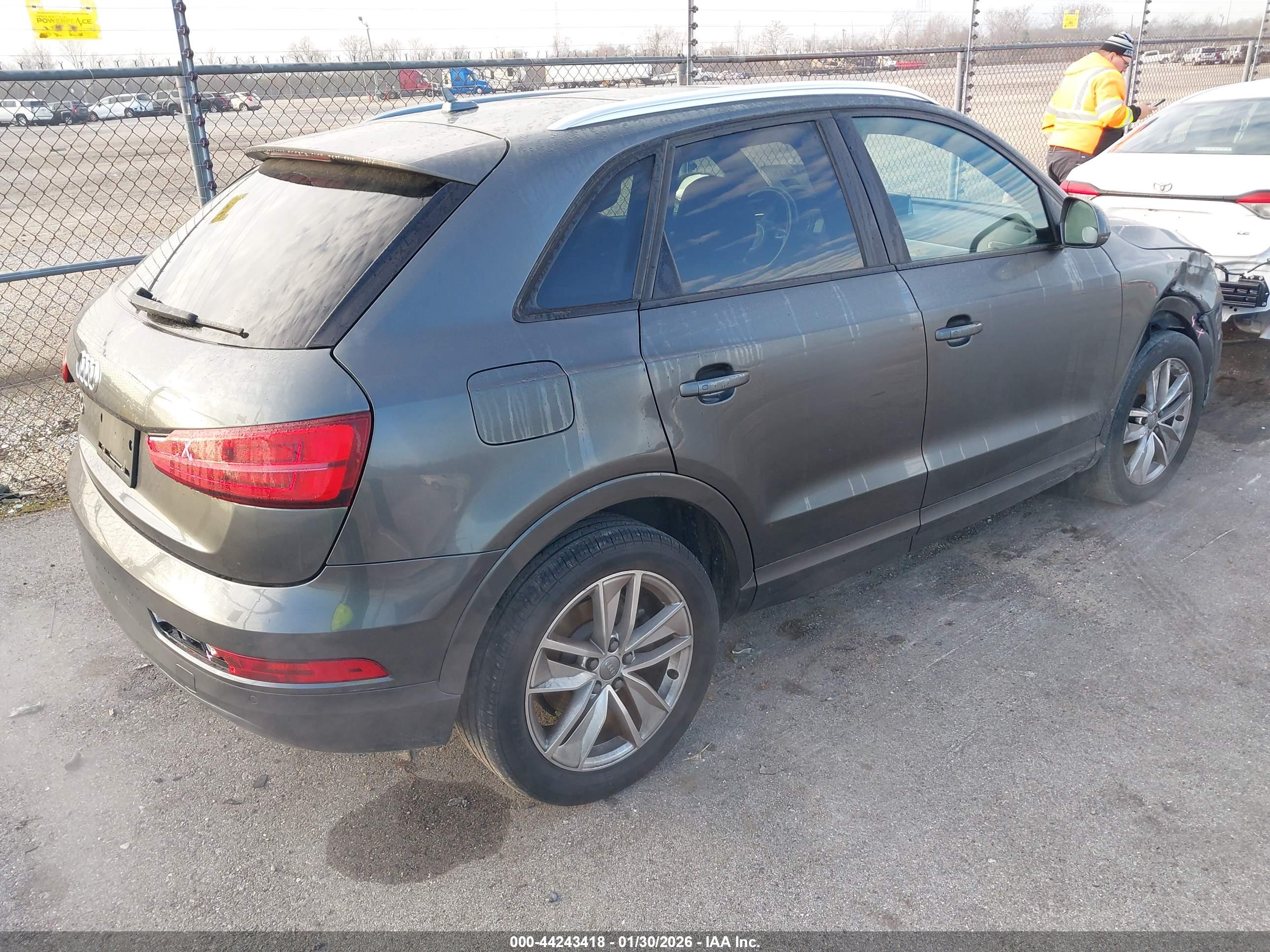 AUDI Q3 image 4