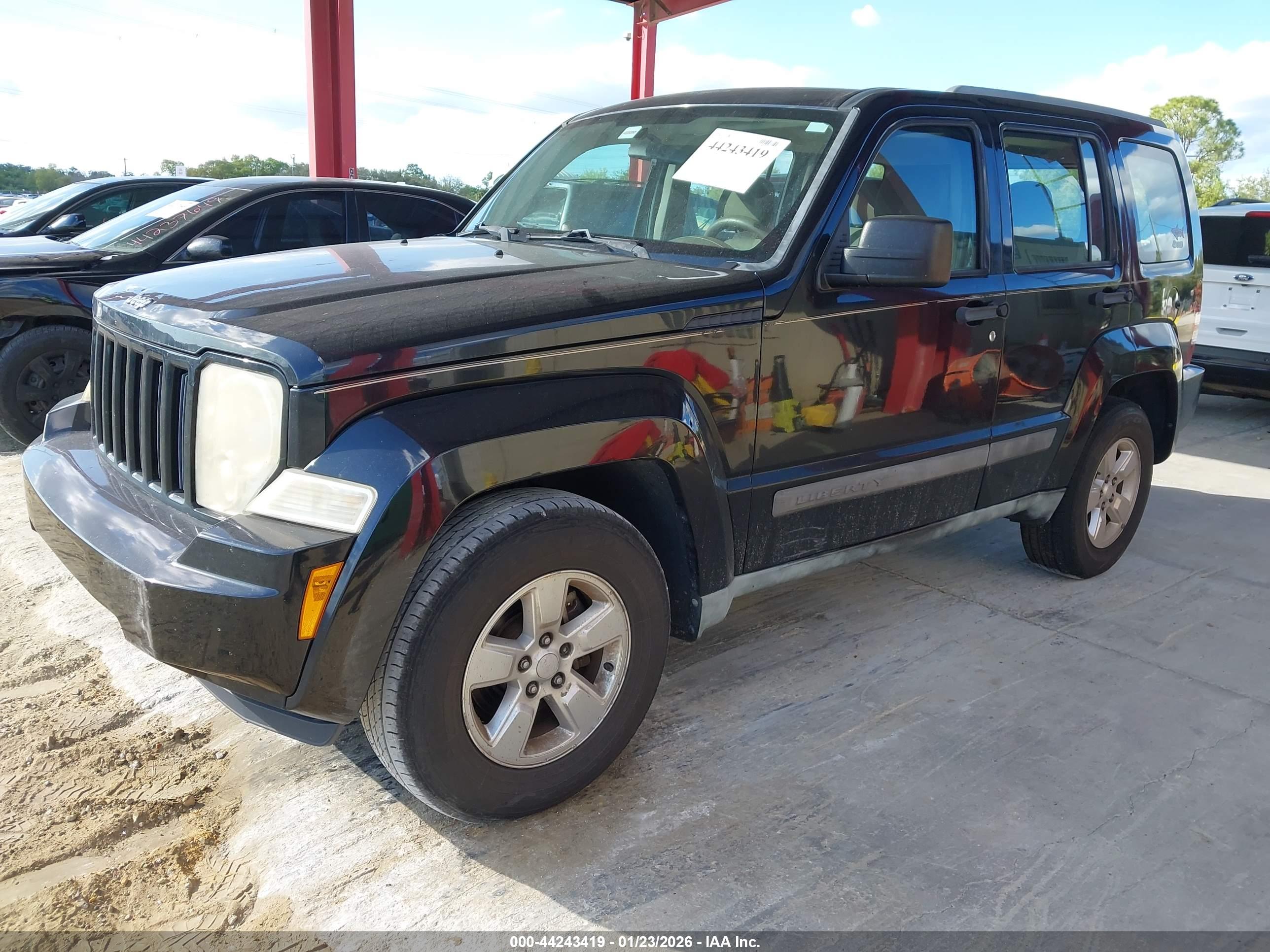 JEEP LIBERTY image 2
