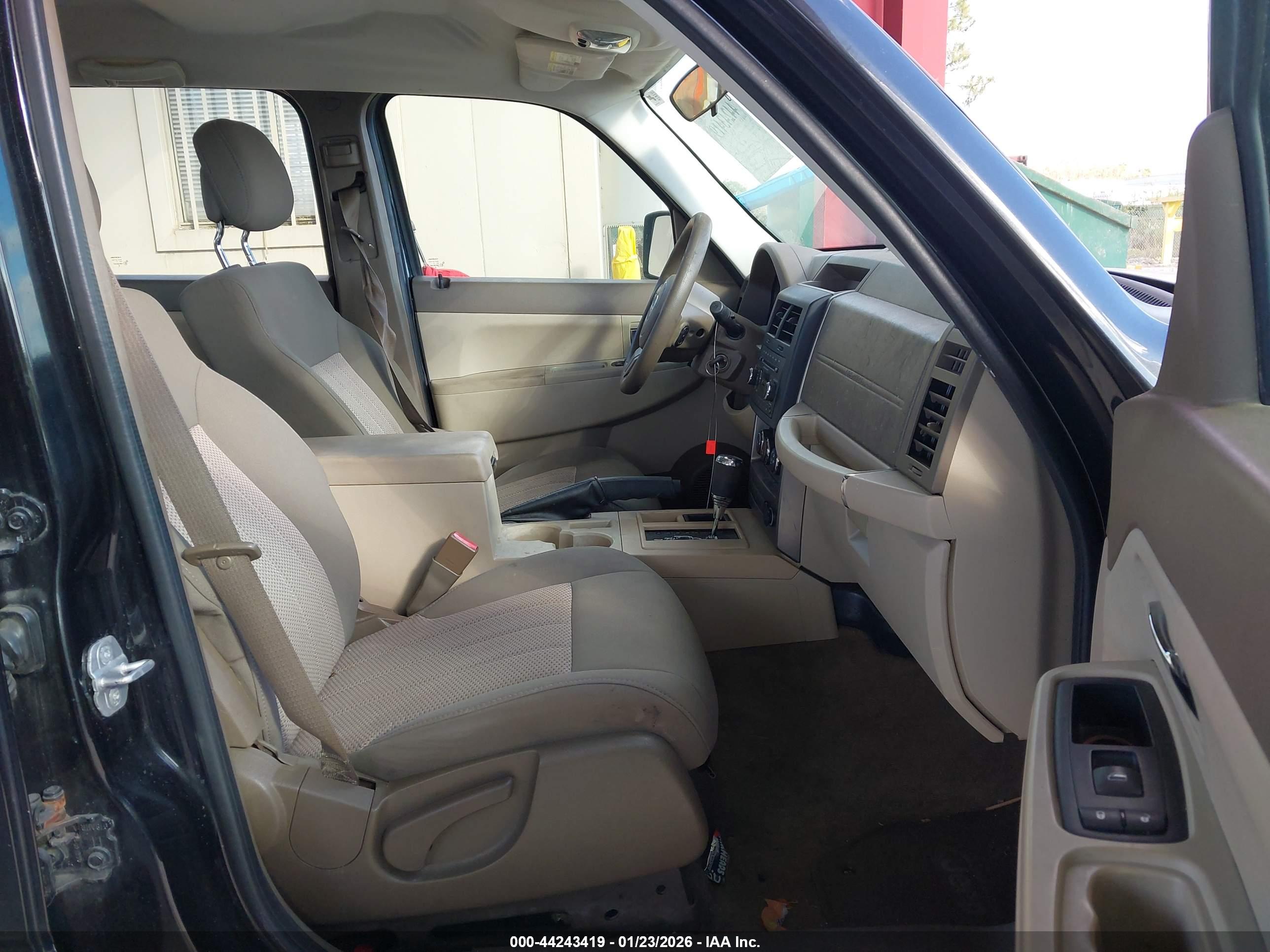 JEEP LIBERTY image 5