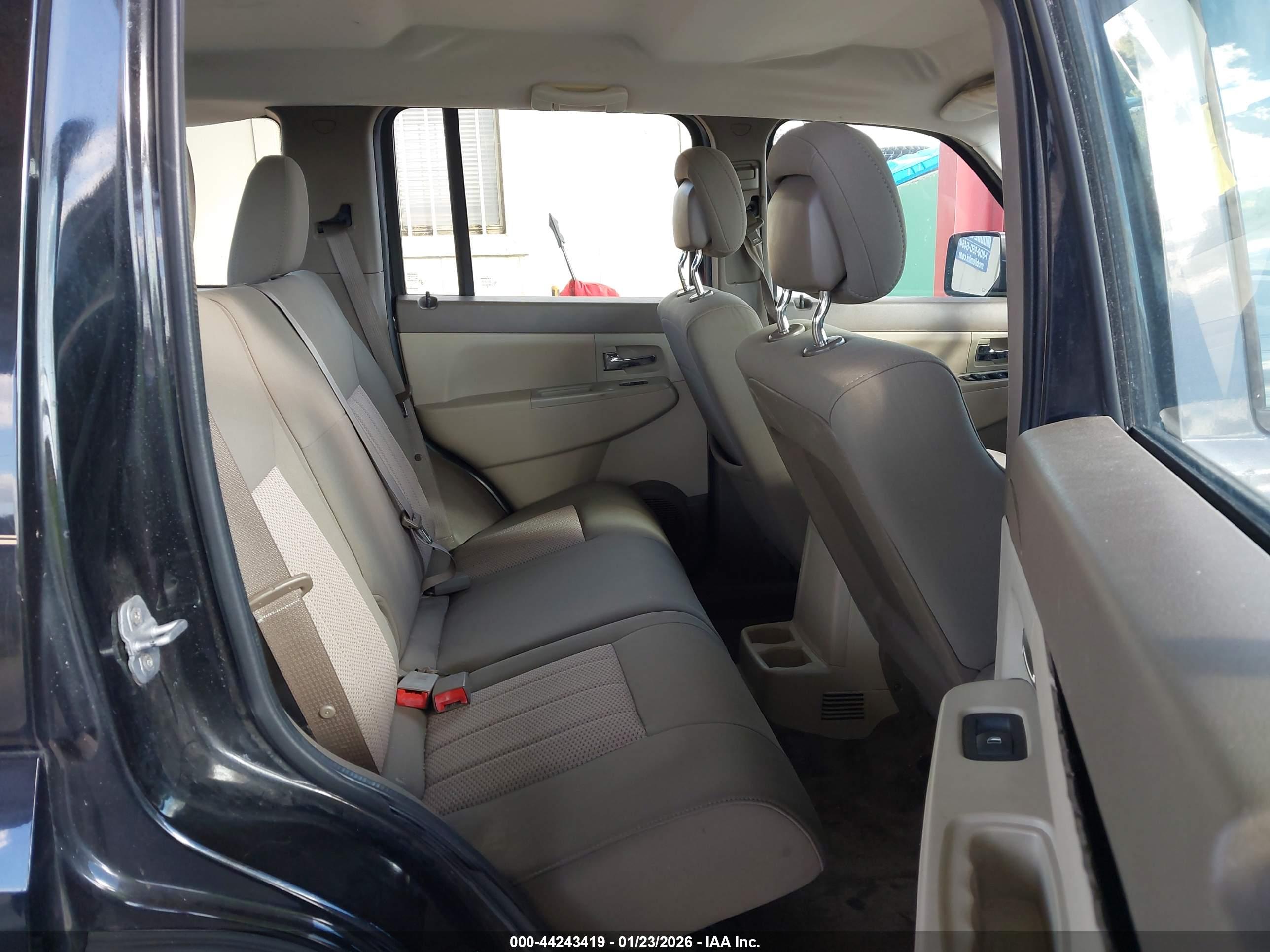 JEEP LIBERTY image 8