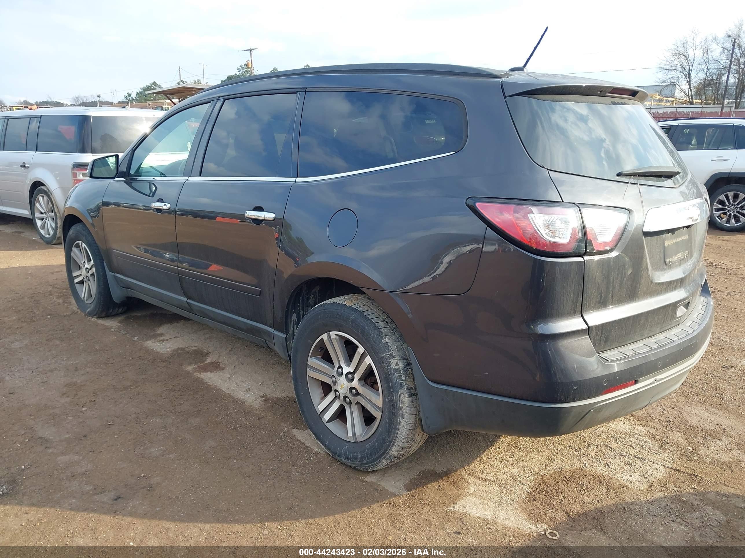 CHEVROLET TRAVERSE image 3