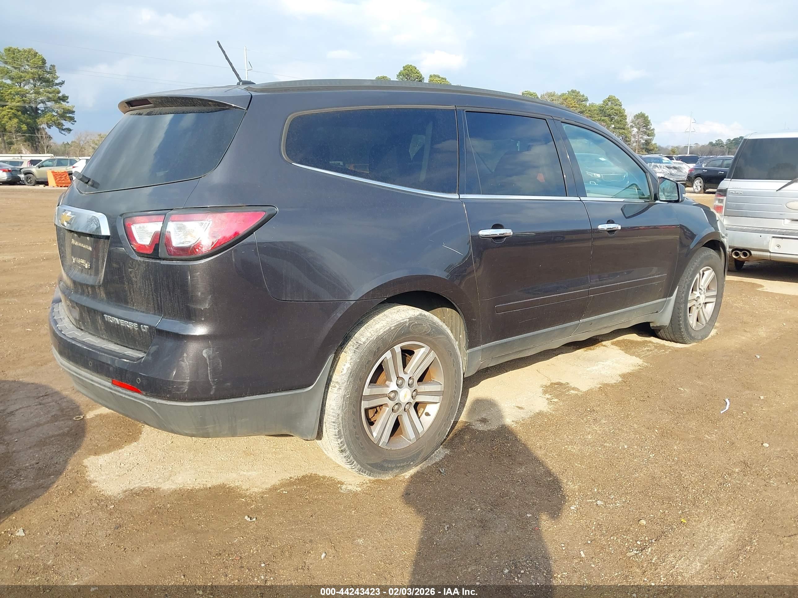 CHEVROLET TRAVERSE image 4