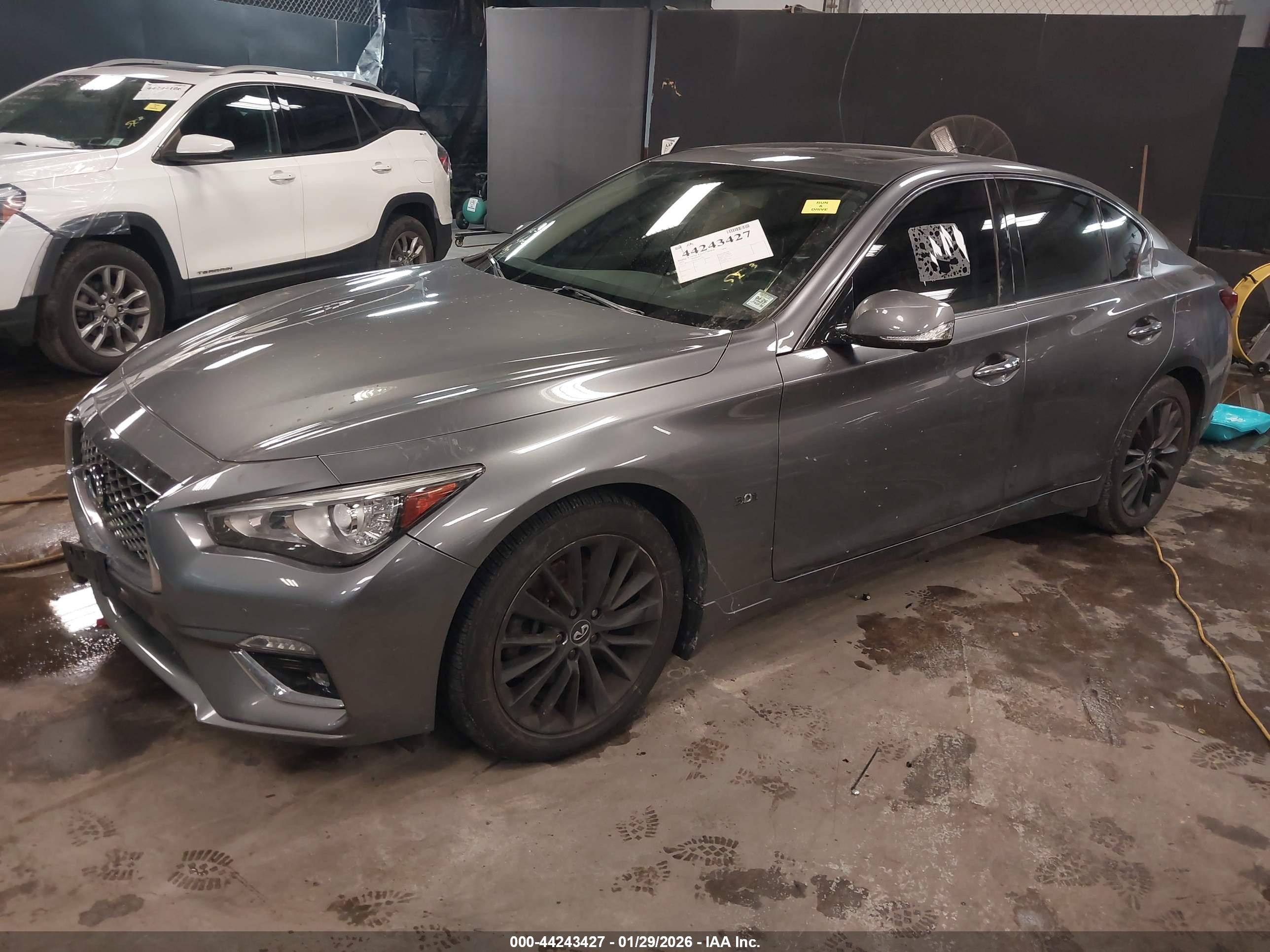 INFINITI Q50 image 2