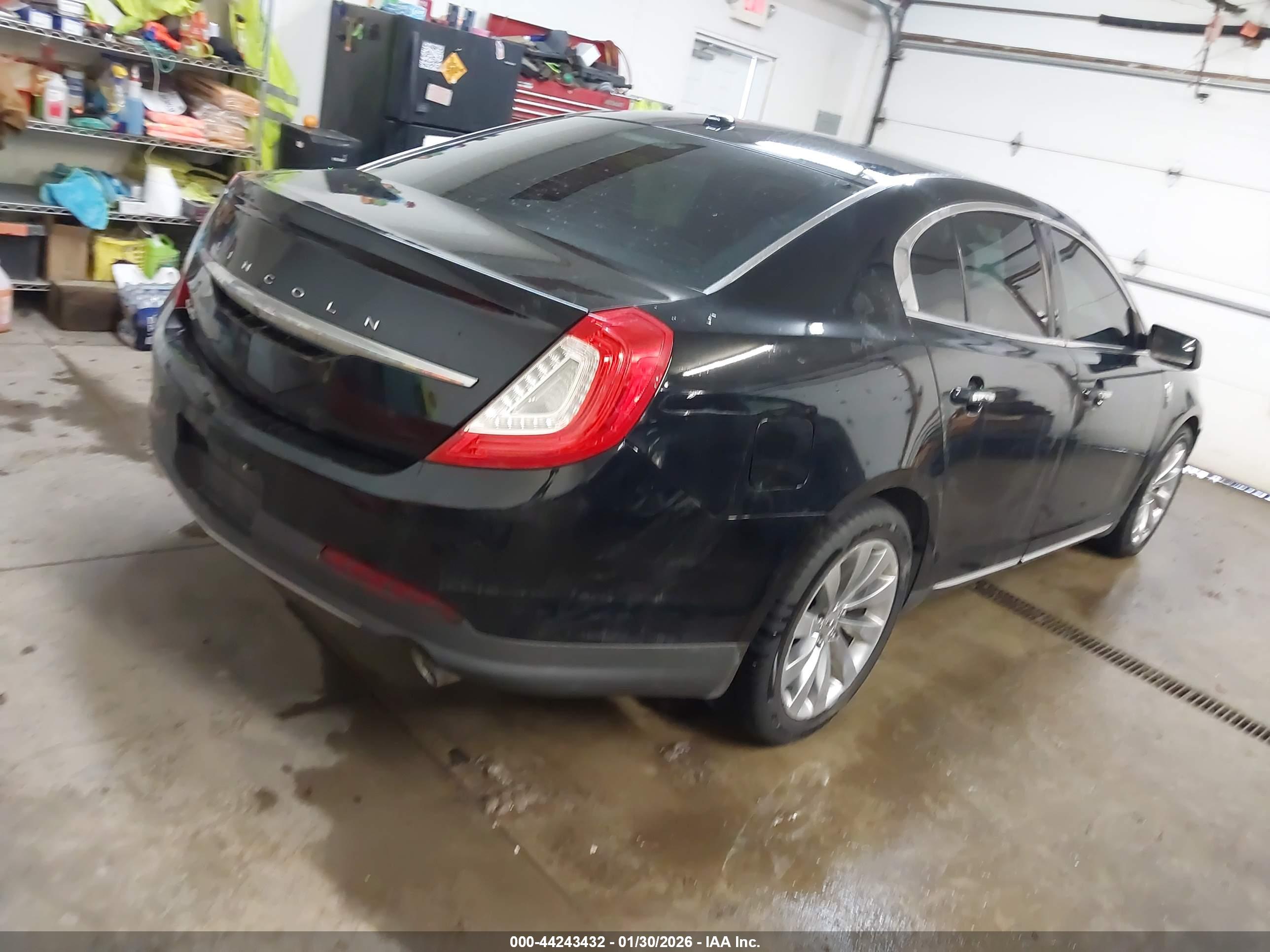 LINCOLN MKS image 4