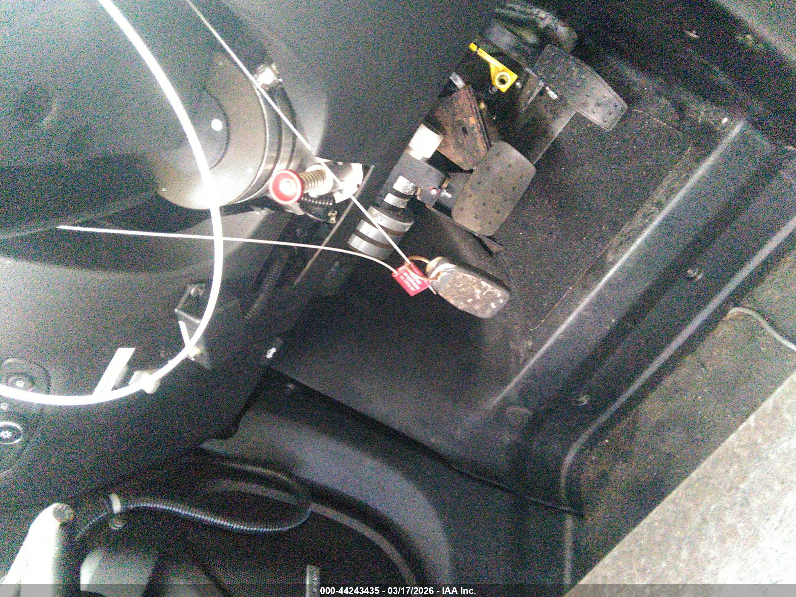 CHEVROLET TRAVERSE image 11