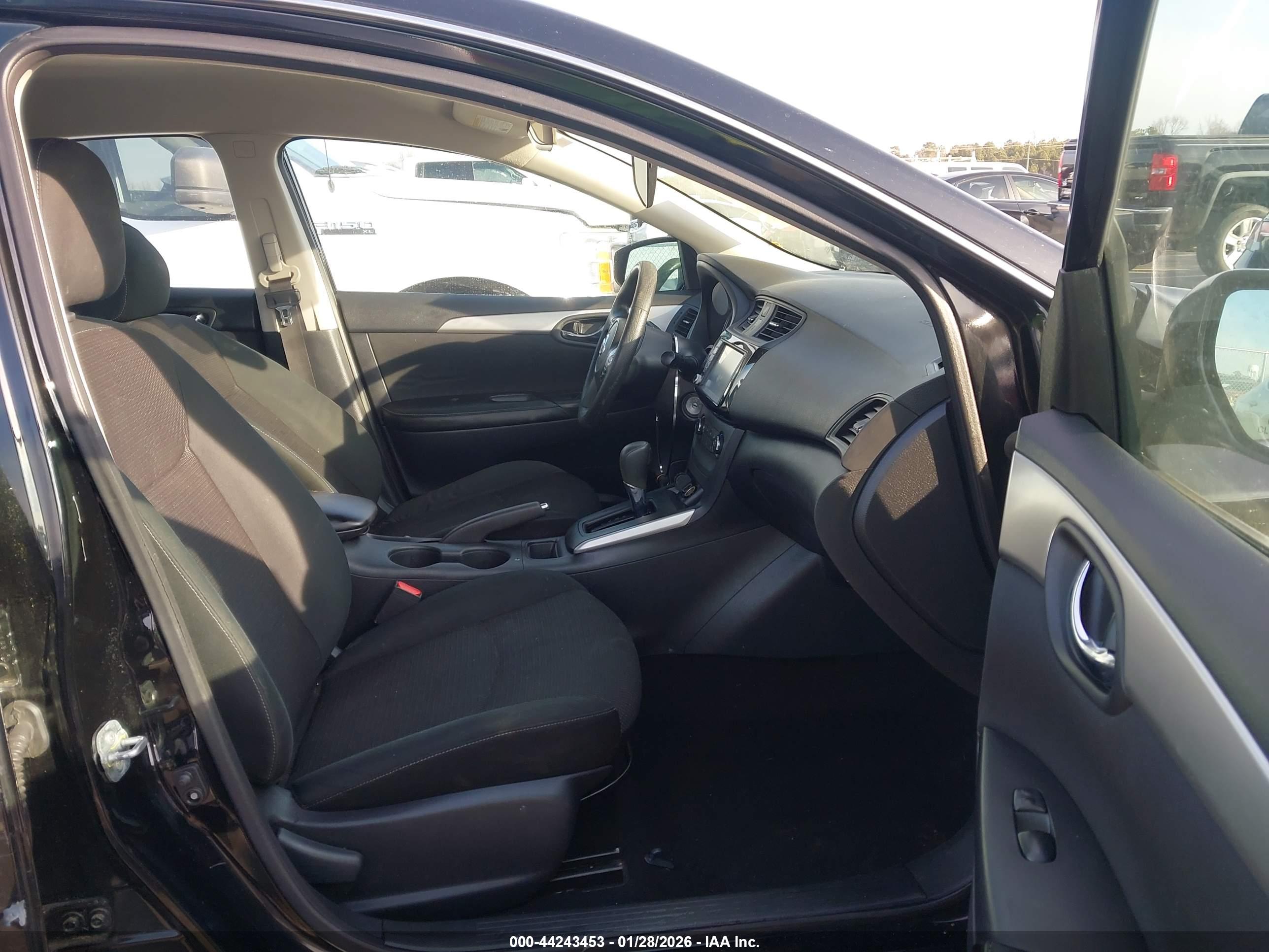NISSAN SENTRA image 5