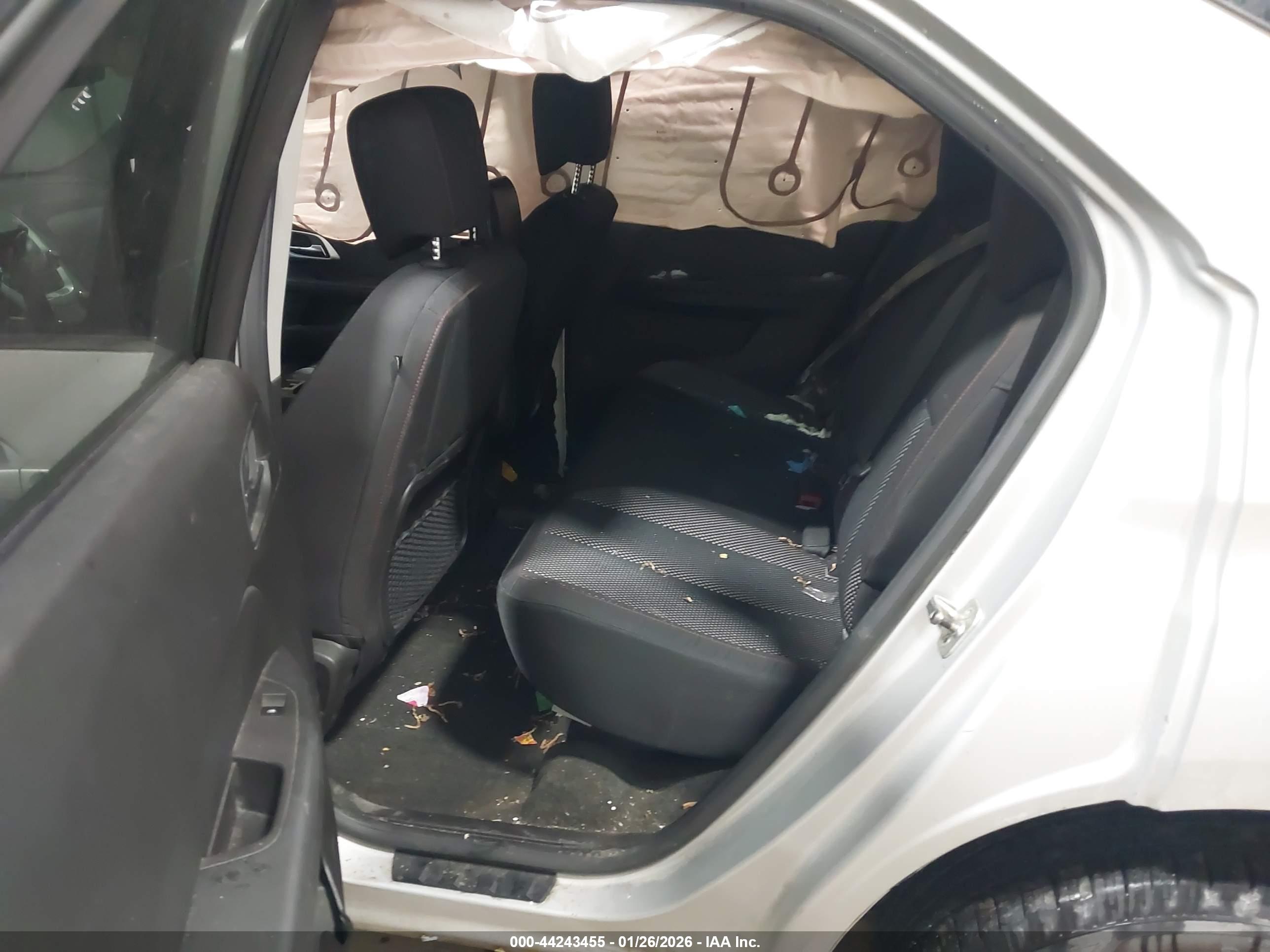 CHEVROLET EQUINOX image 8