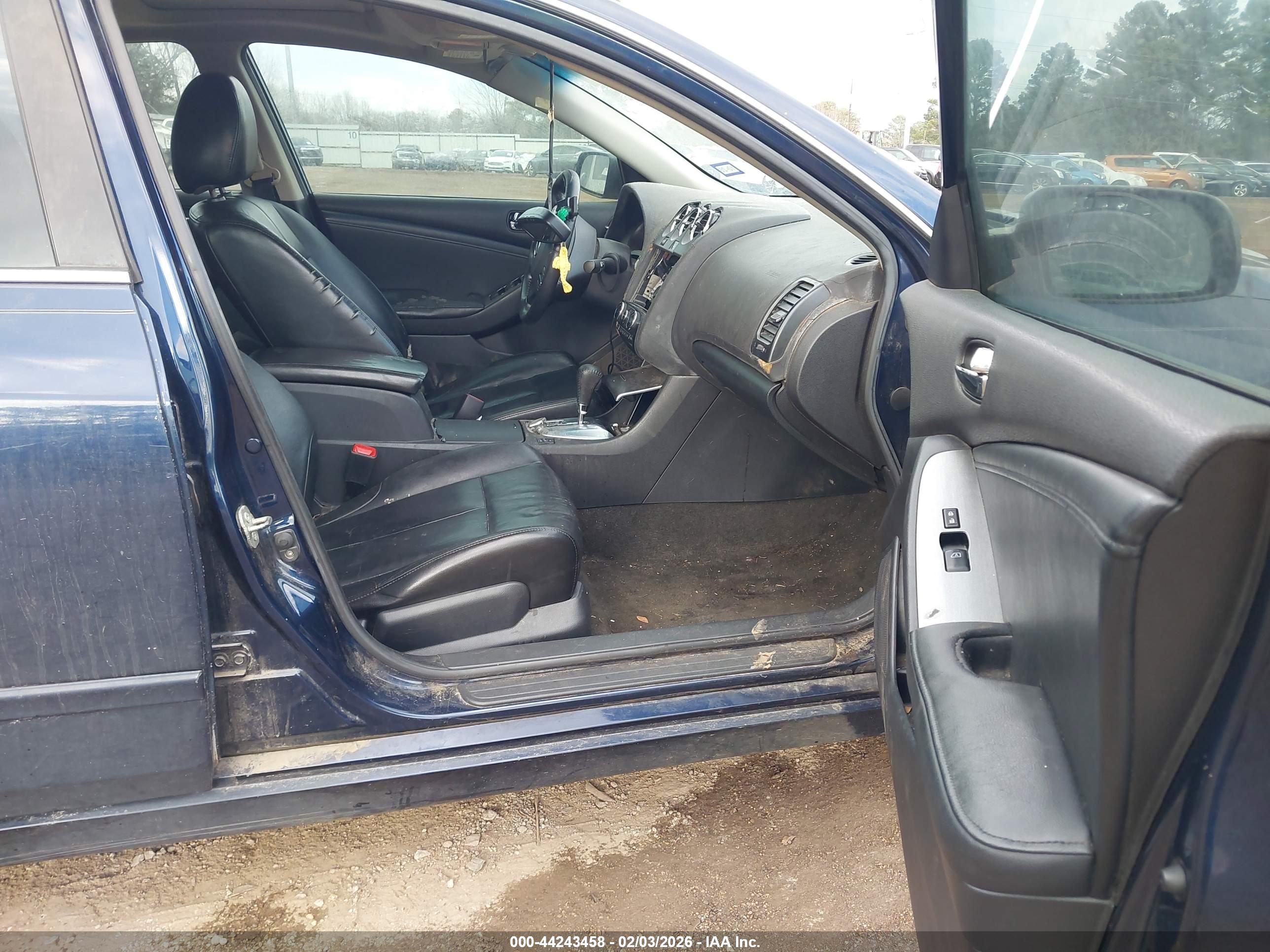 NISSAN ALTIMA image 5