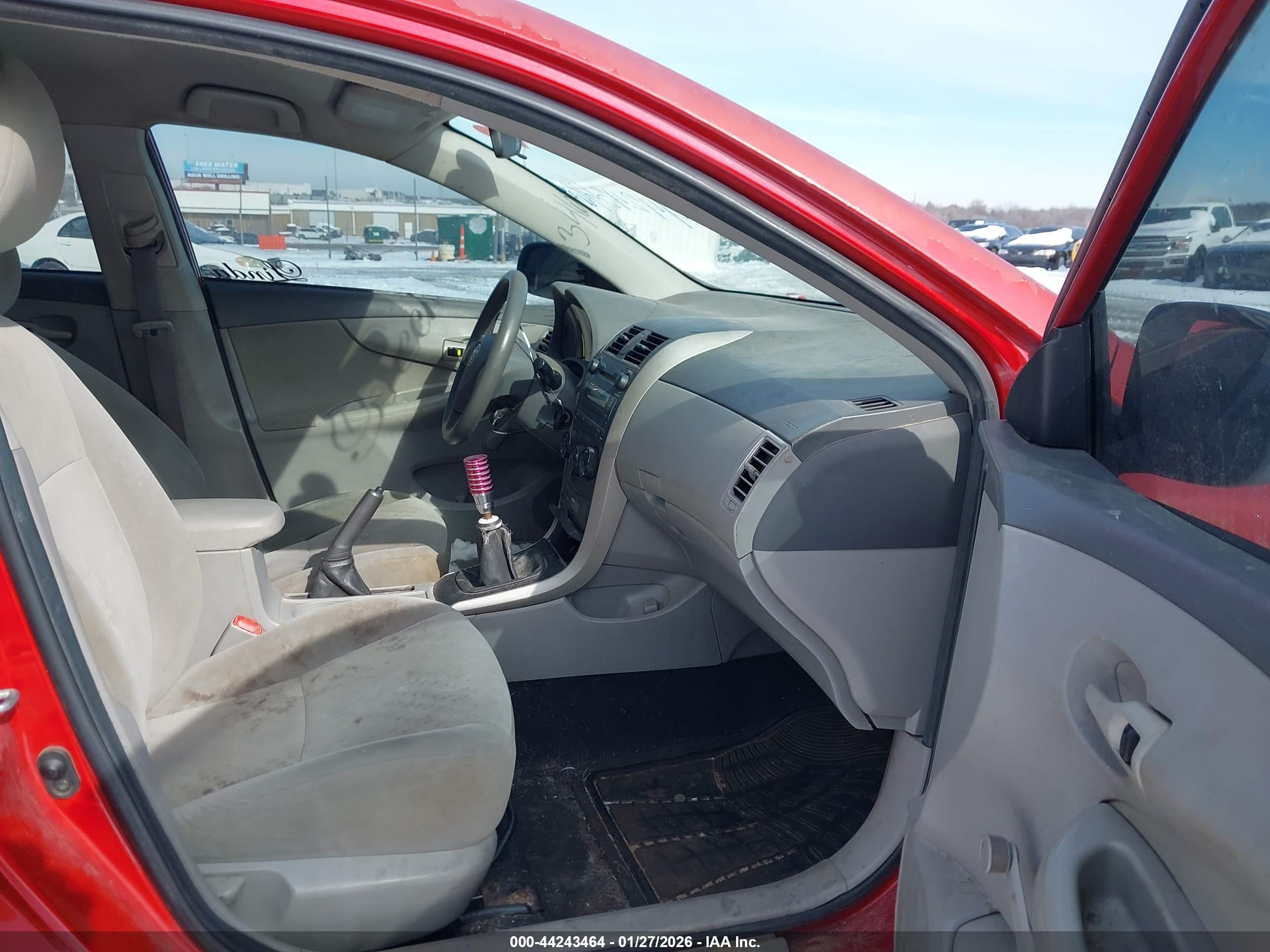 TOYOTA COROLLA image 5