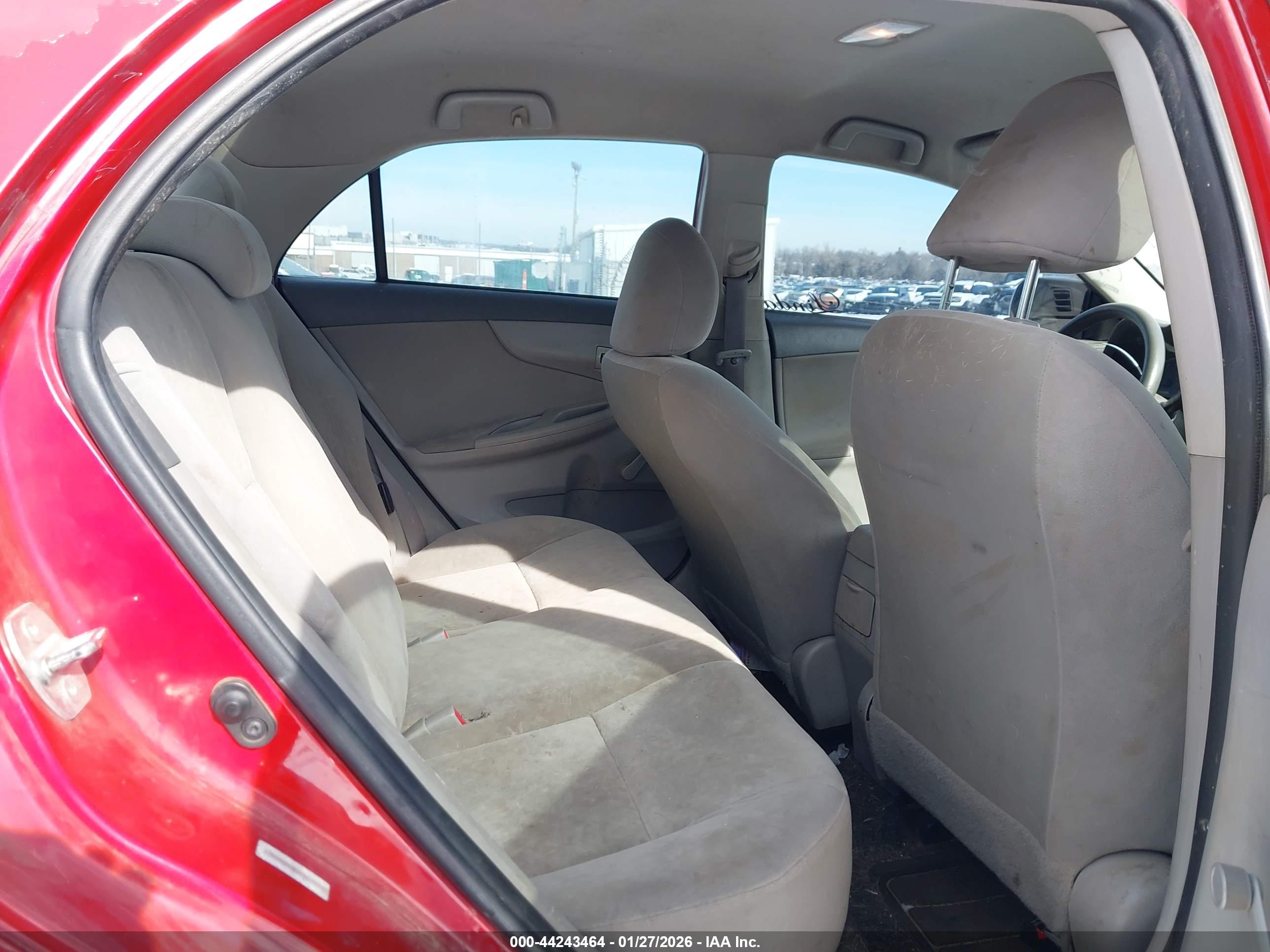 TOYOTA COROLLA image 8