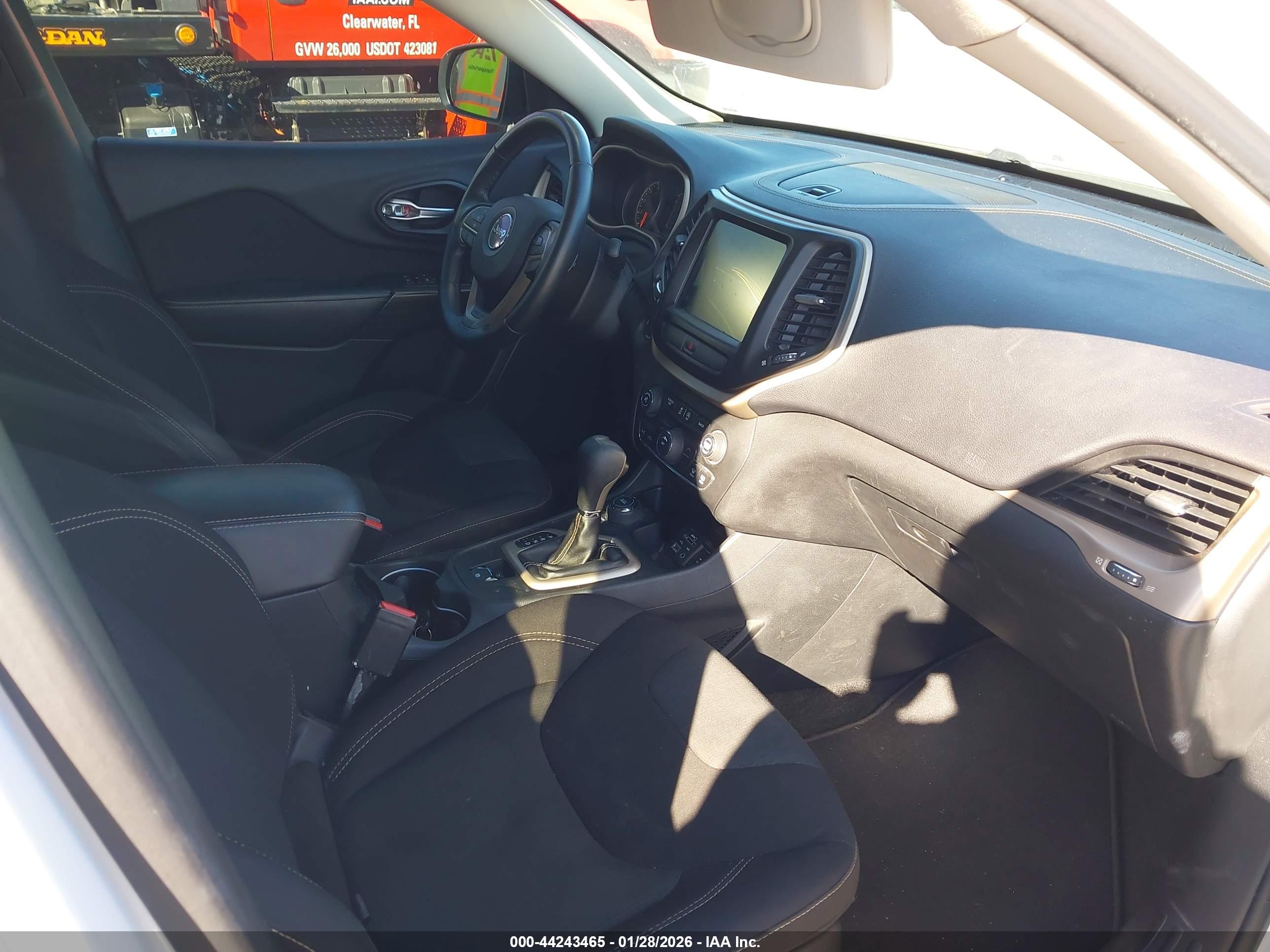 JEEP CHEROKEE image 5
