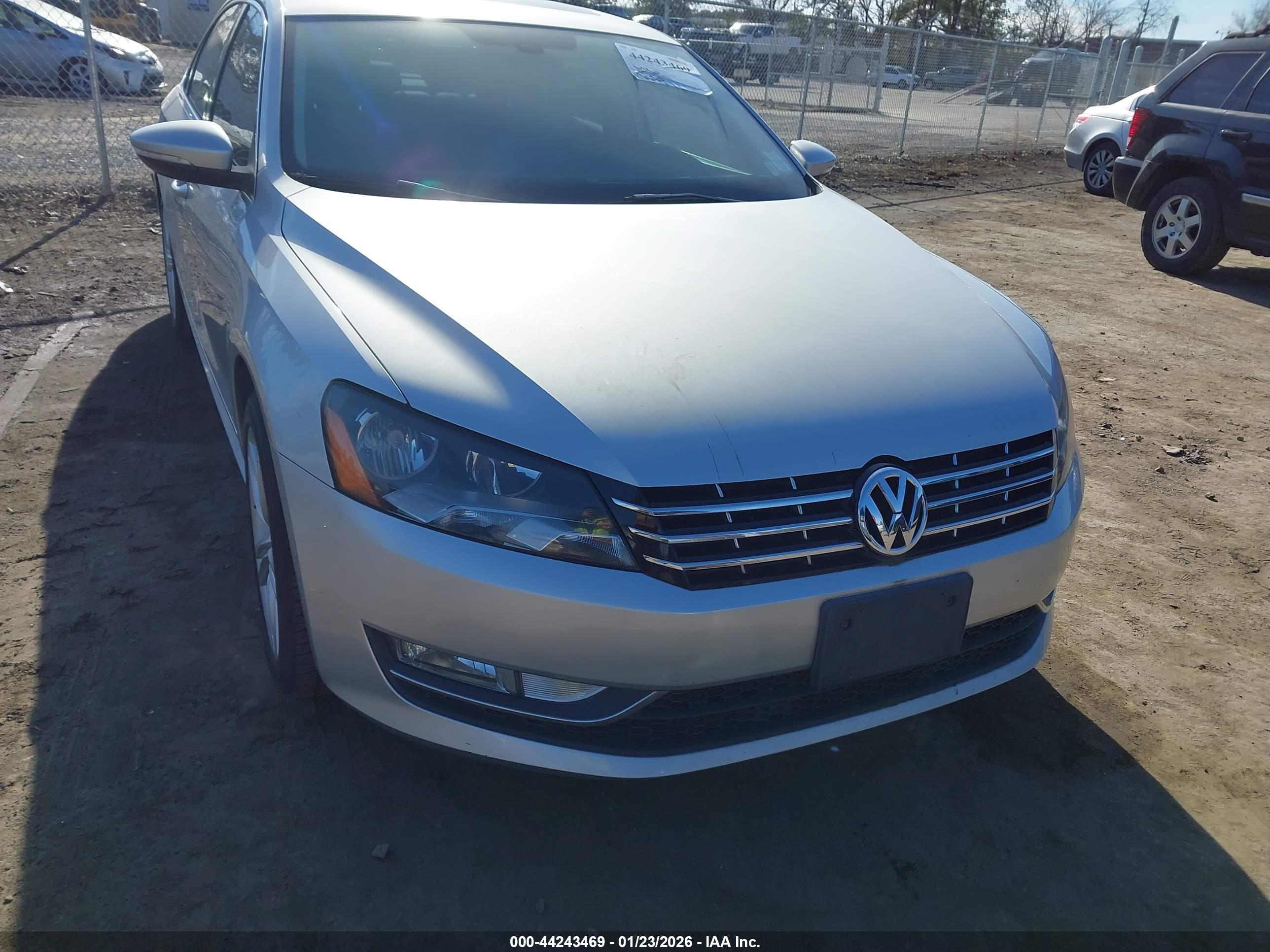 VOLKSWAGEN PASSAT image 6