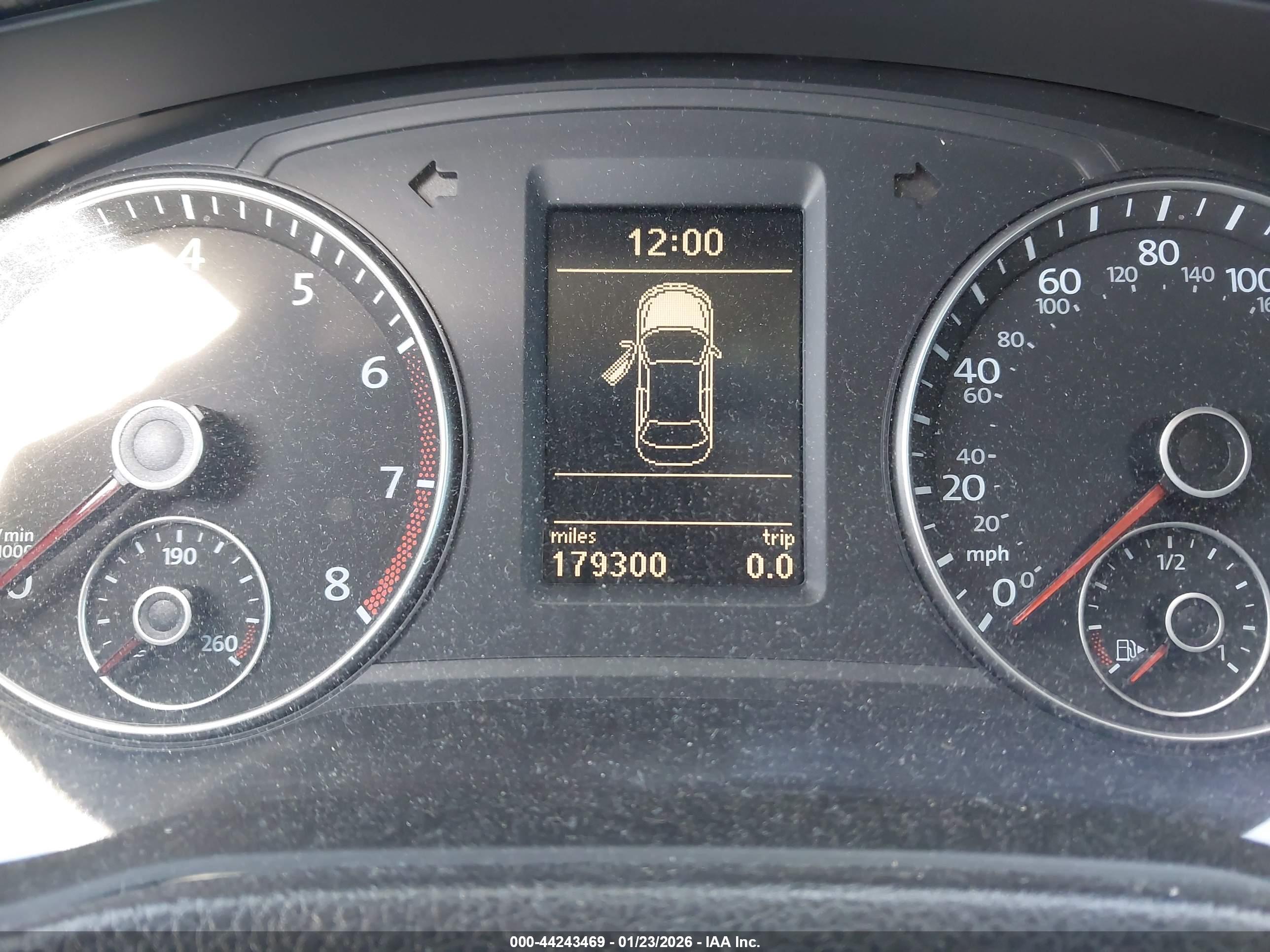 VOLKSWAGEN PASSAT image 7