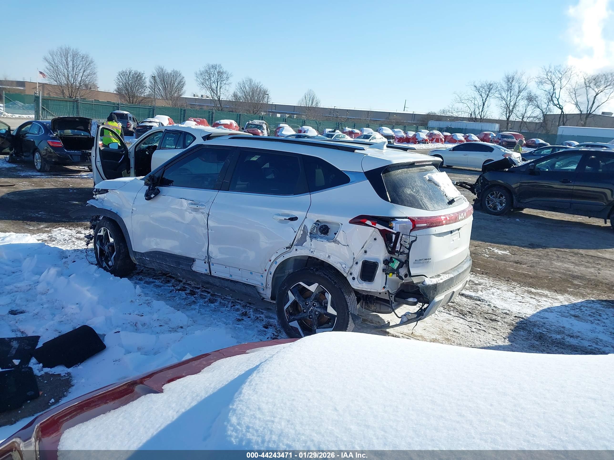 KIA SELTOS image 3