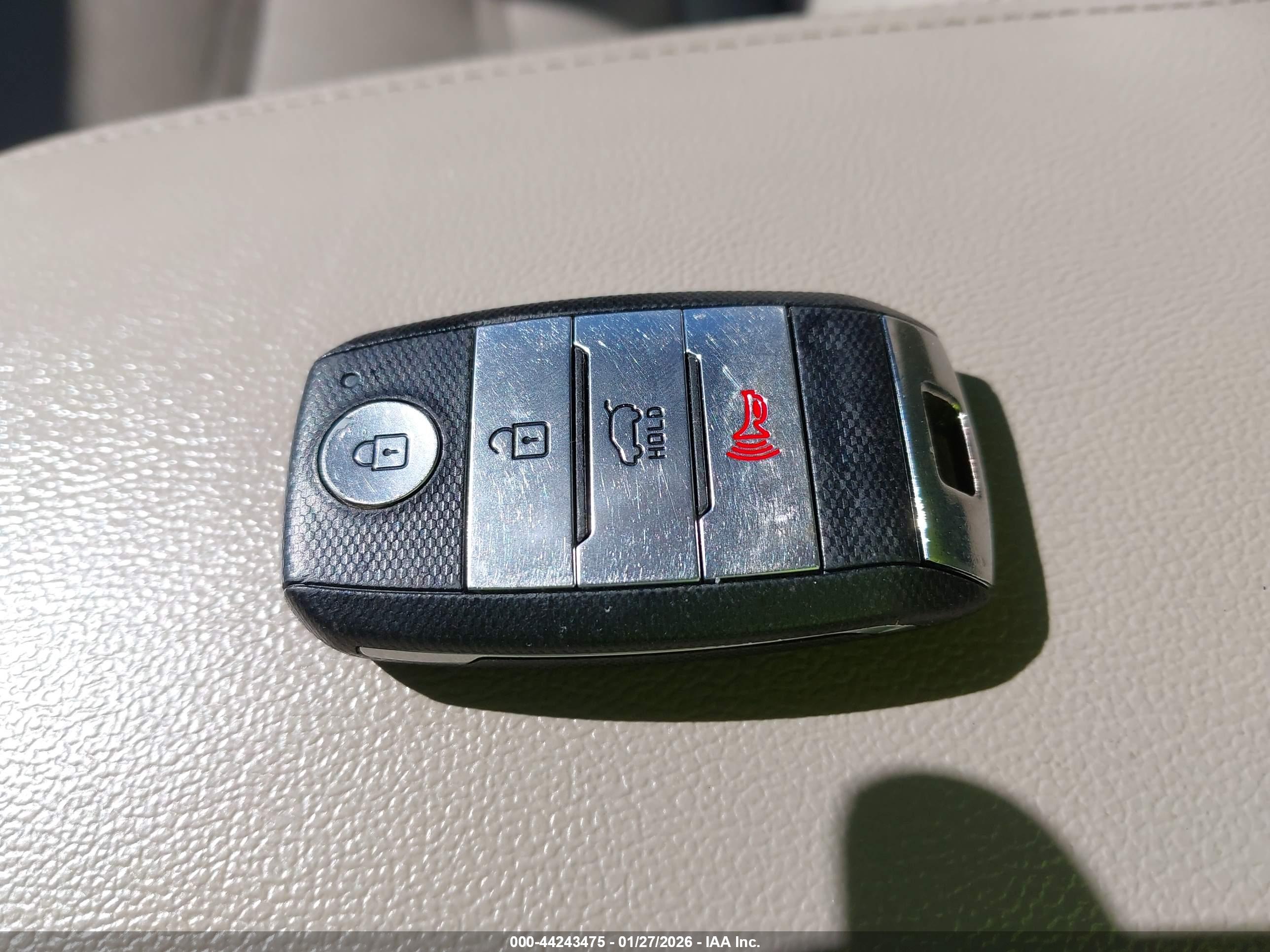 KIA SORENTO image 11