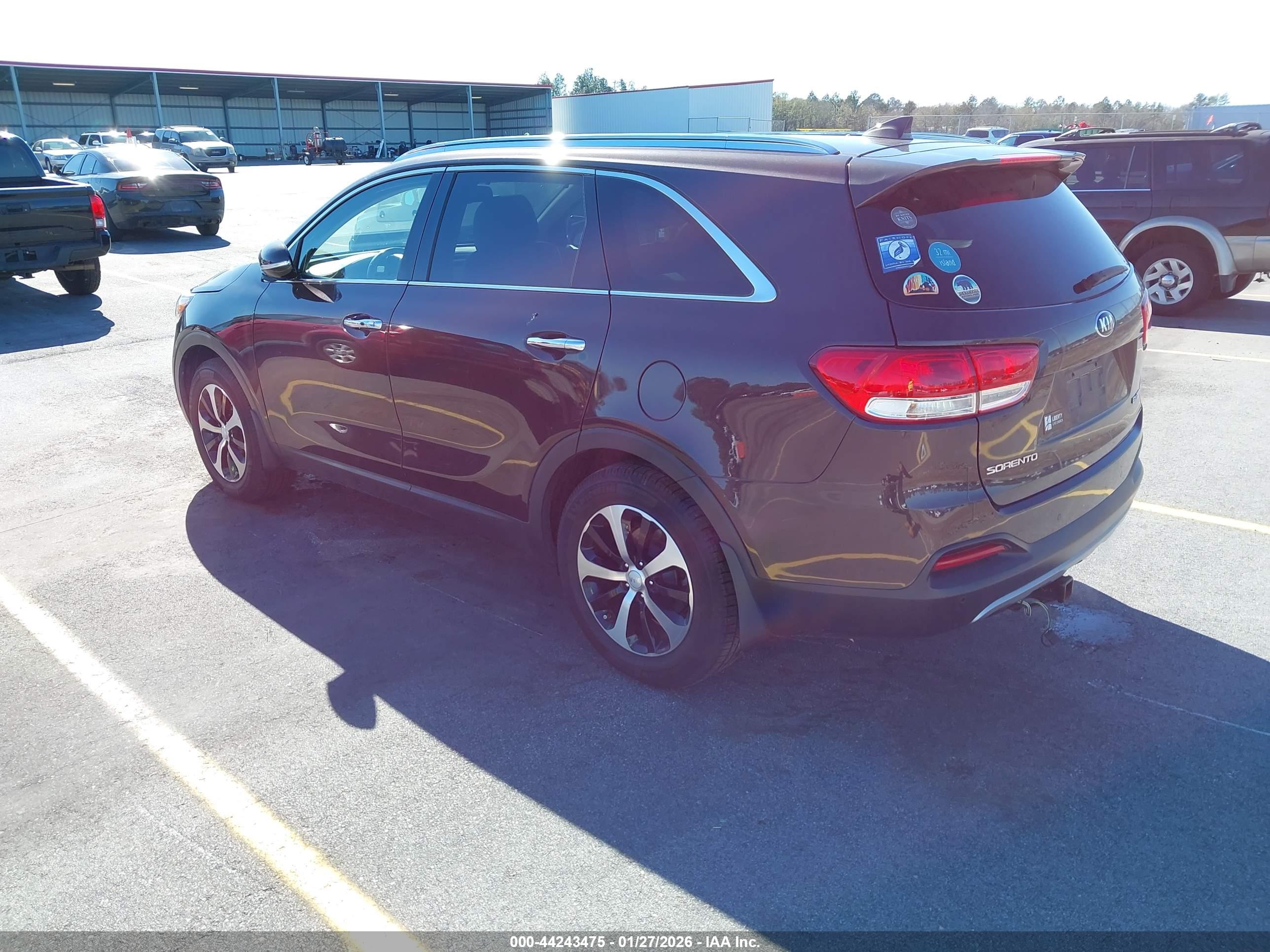 KIA SORENTO image 3