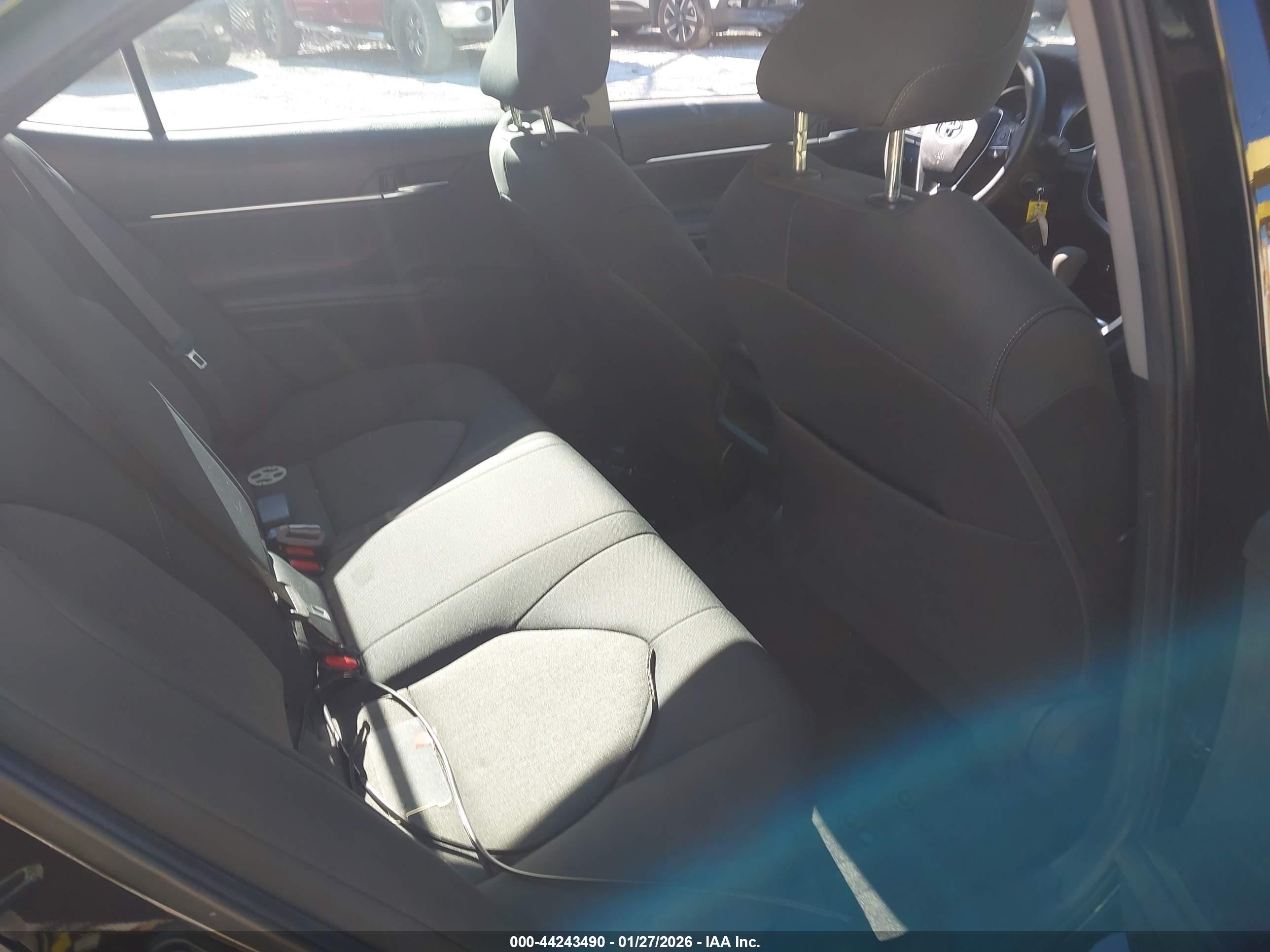 TOYOTA CAMRY image 8