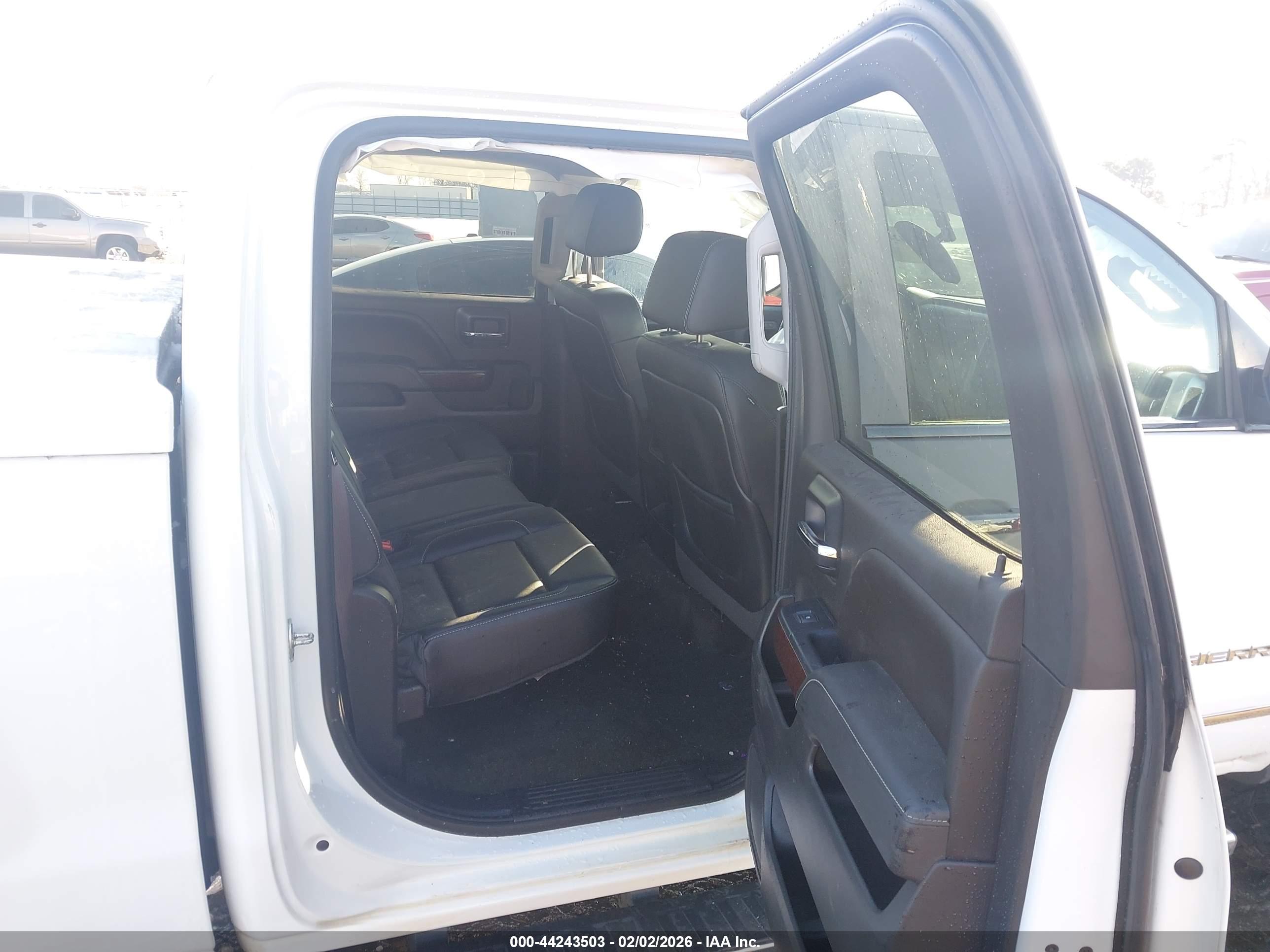 GMC SIERRA image 8