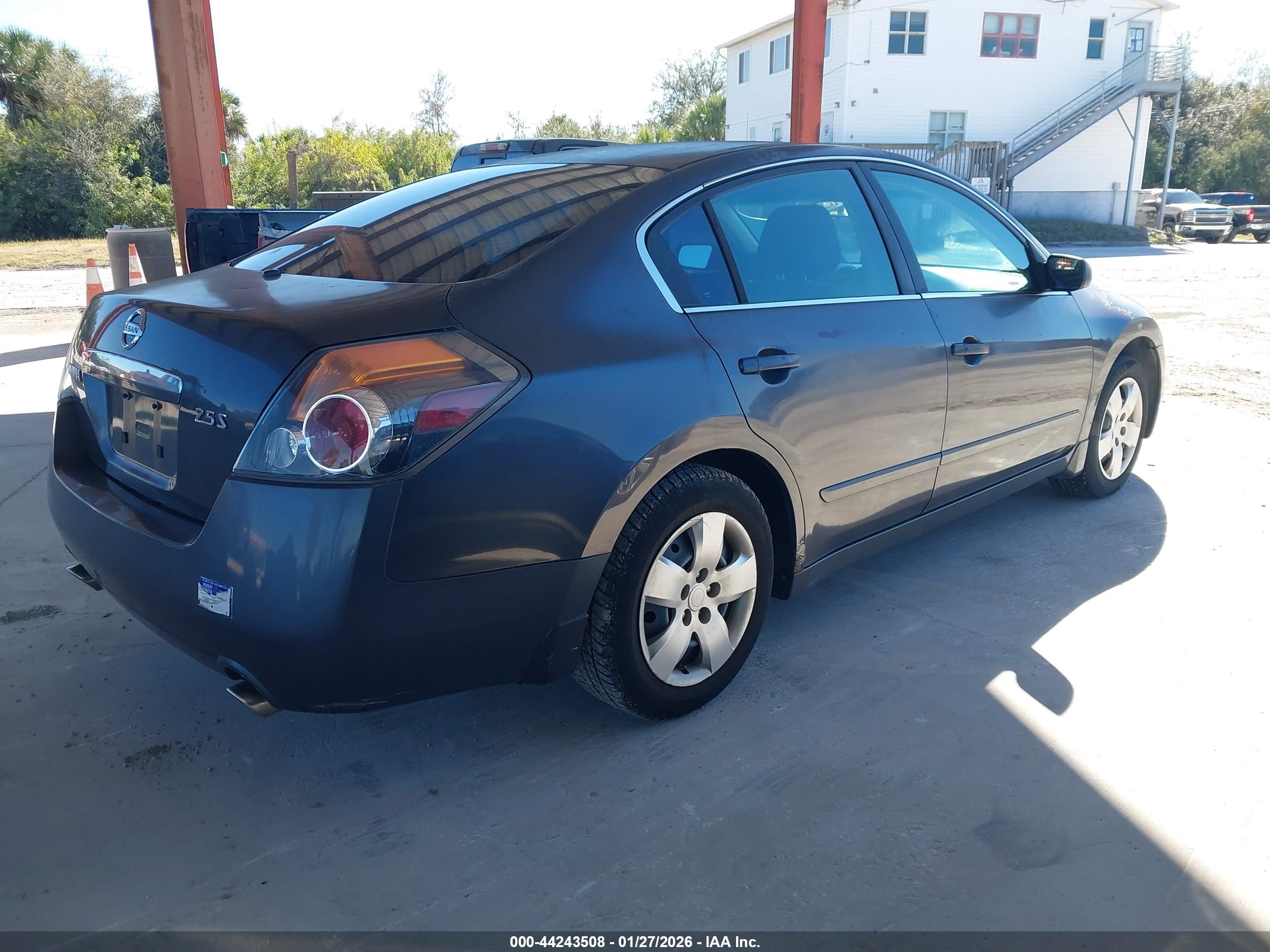 NISSAN ALTIMA image 4