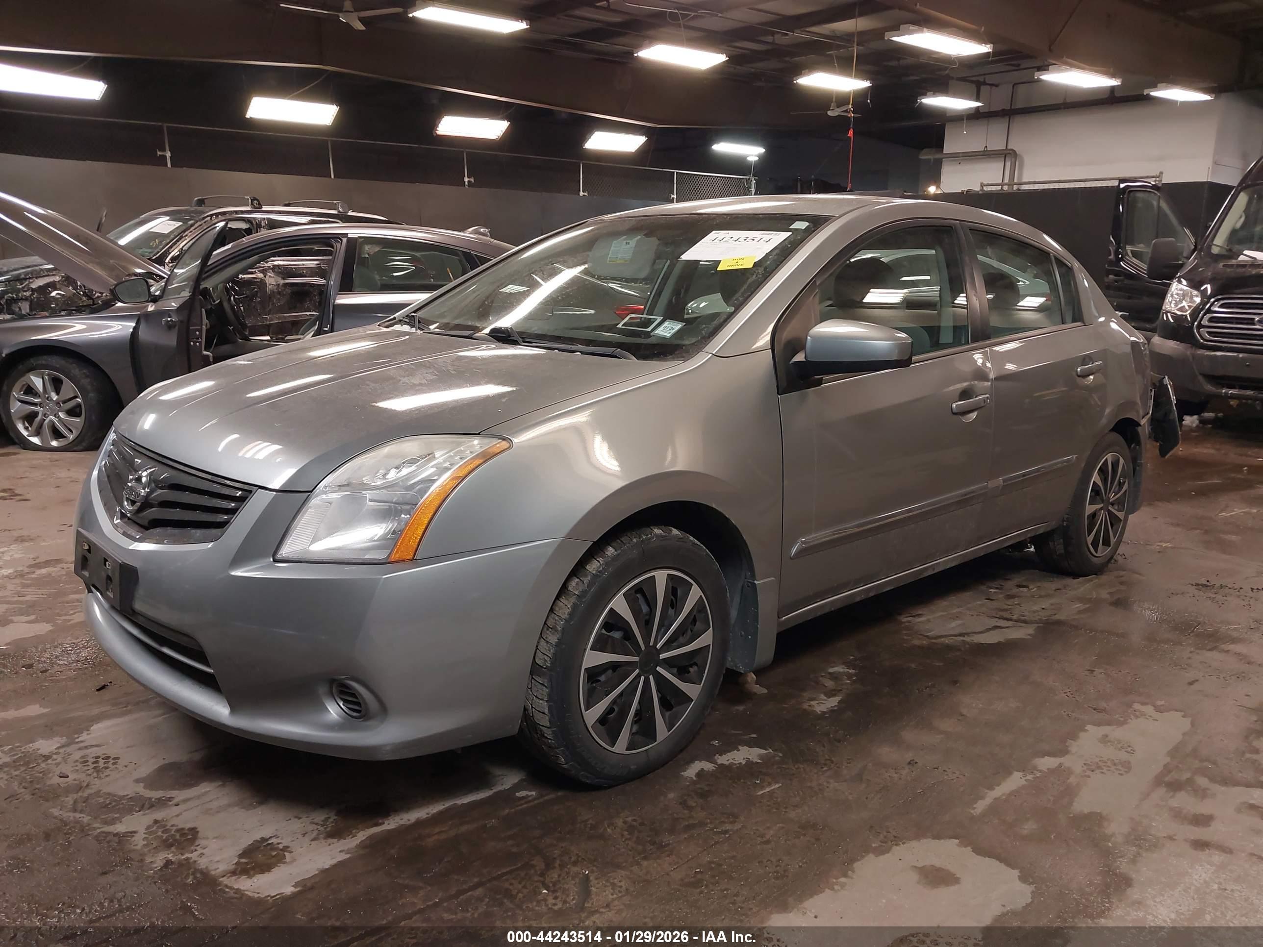 NISSAN SENTRA image 2
