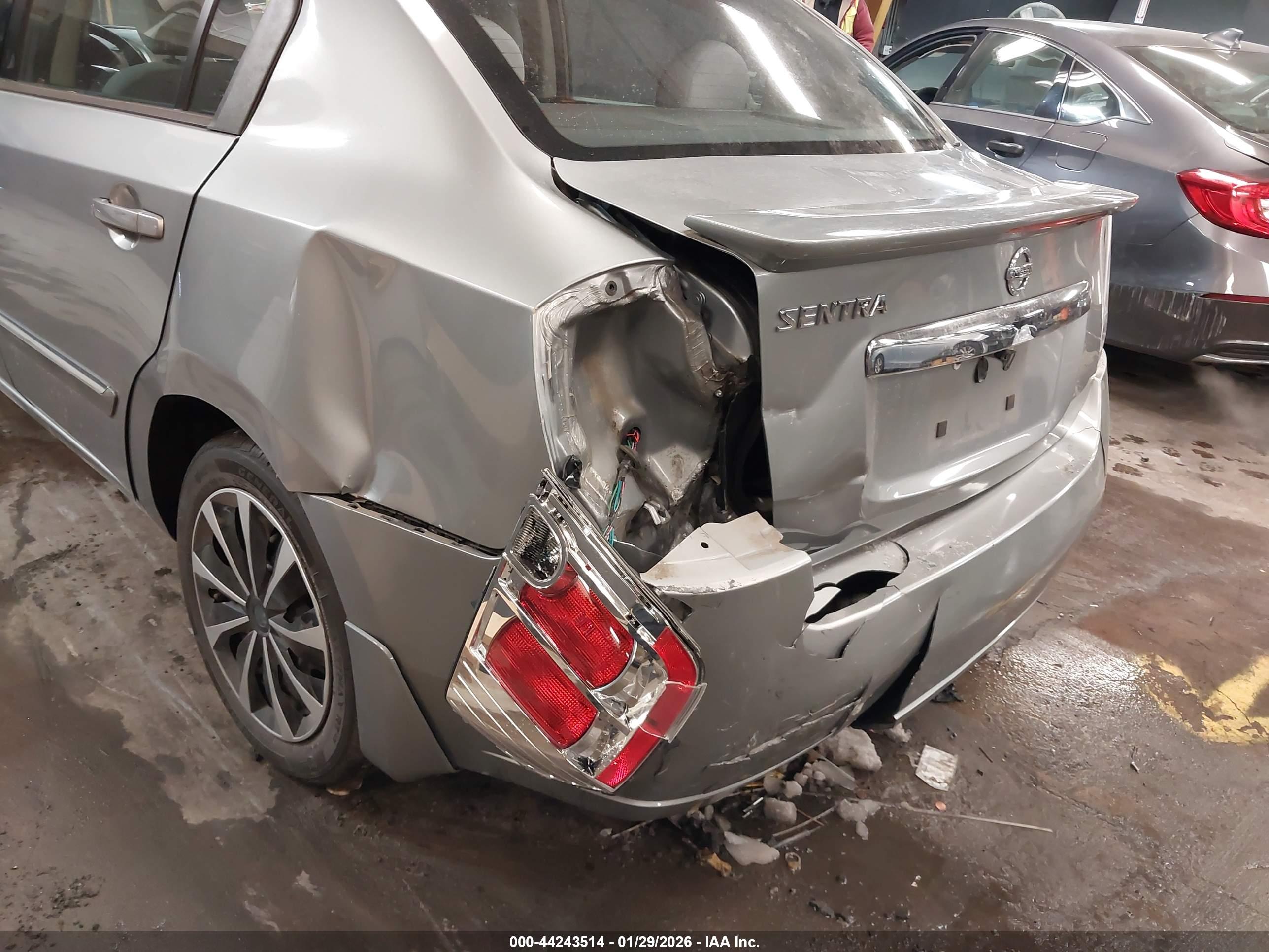 NISSAN SENTRA image 6