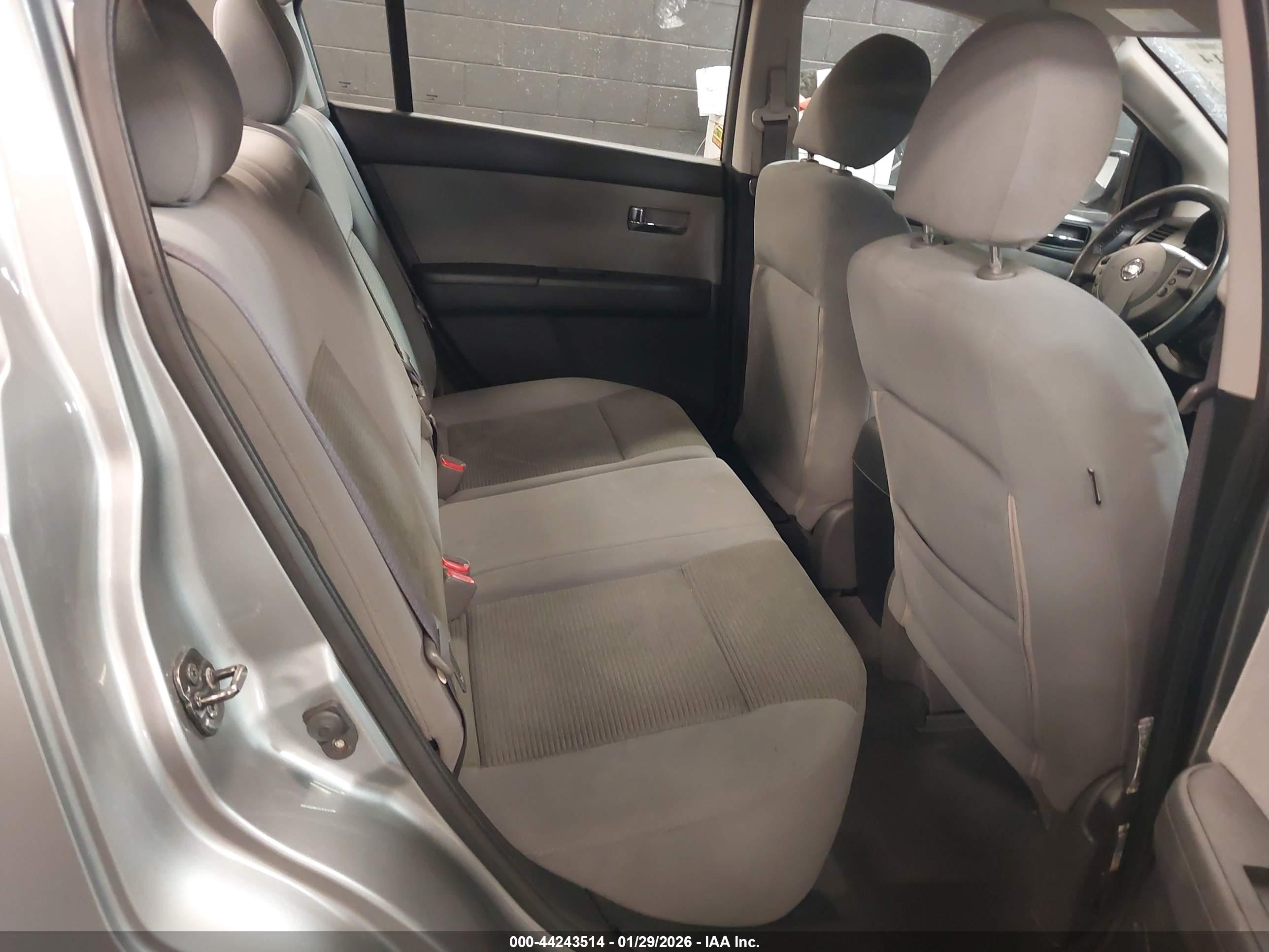 NISSAN SENTRA image 8