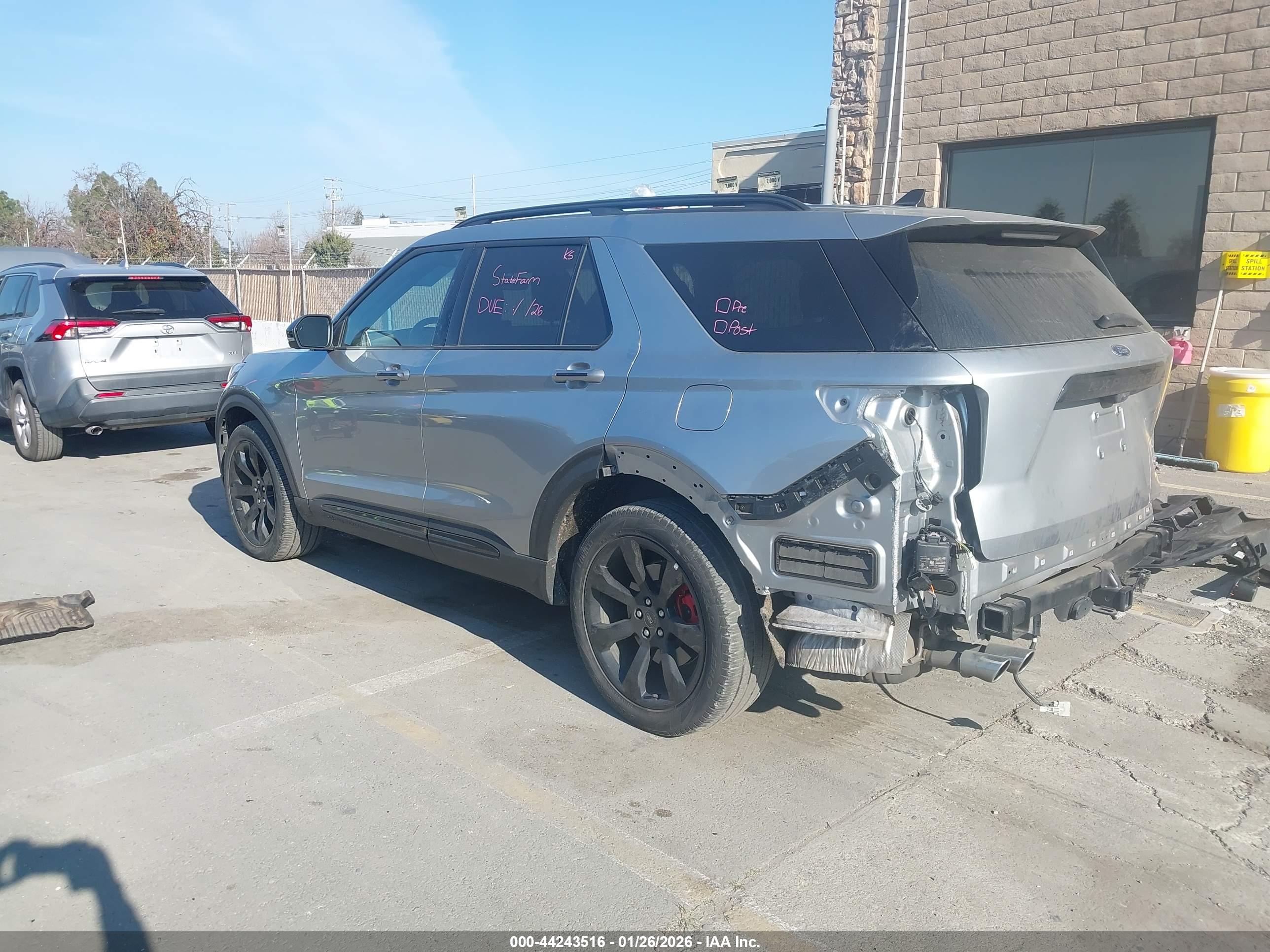FORD EXPLORER image 3