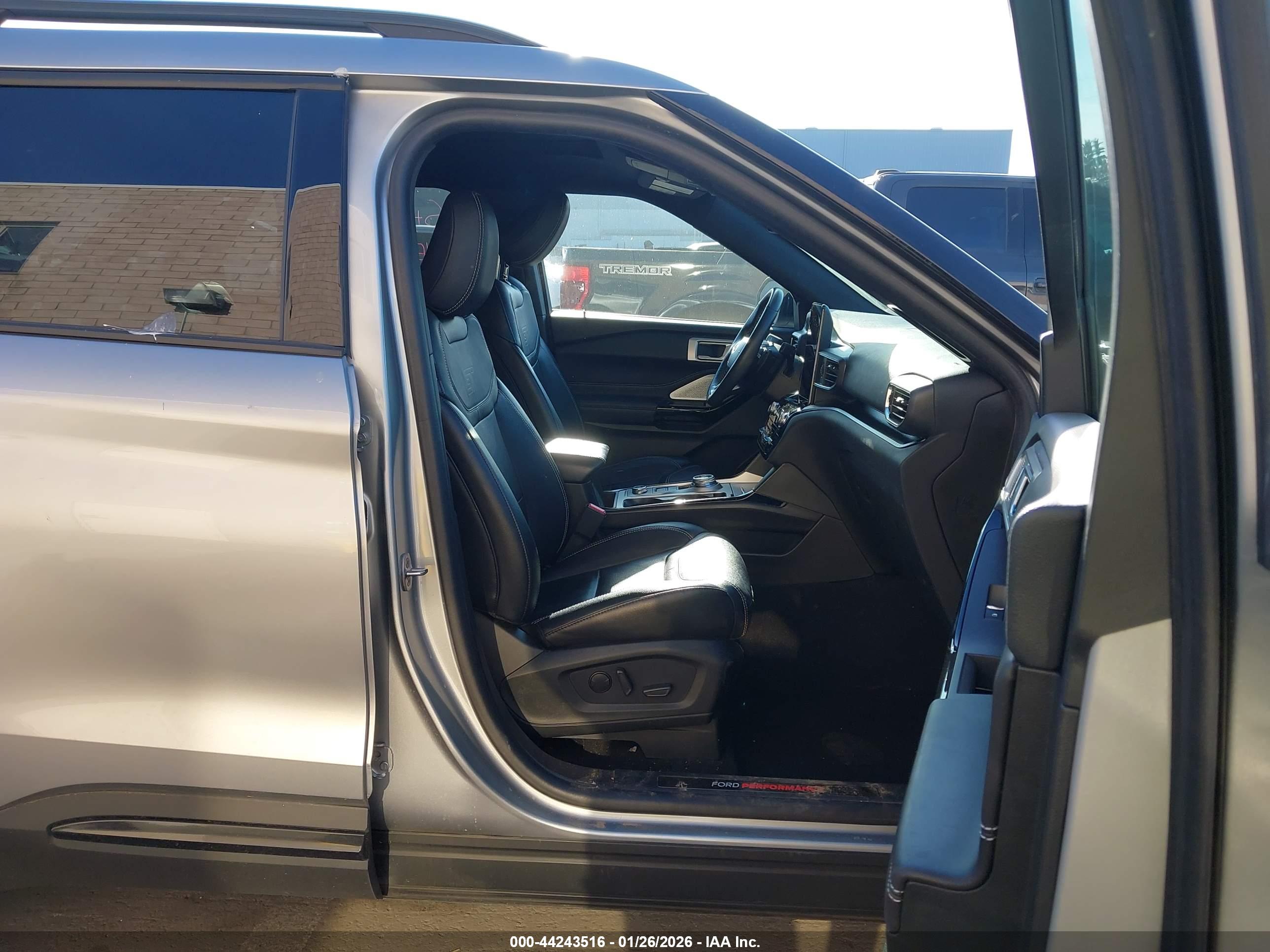 FORD EXPLORER image 5