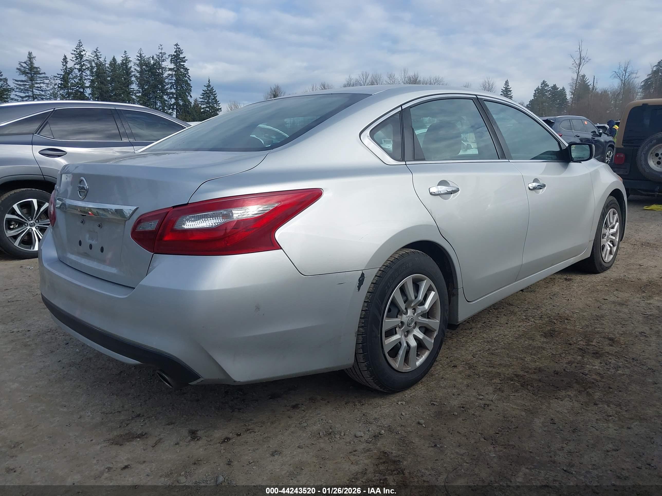 NISSAN ALTIMA image 4