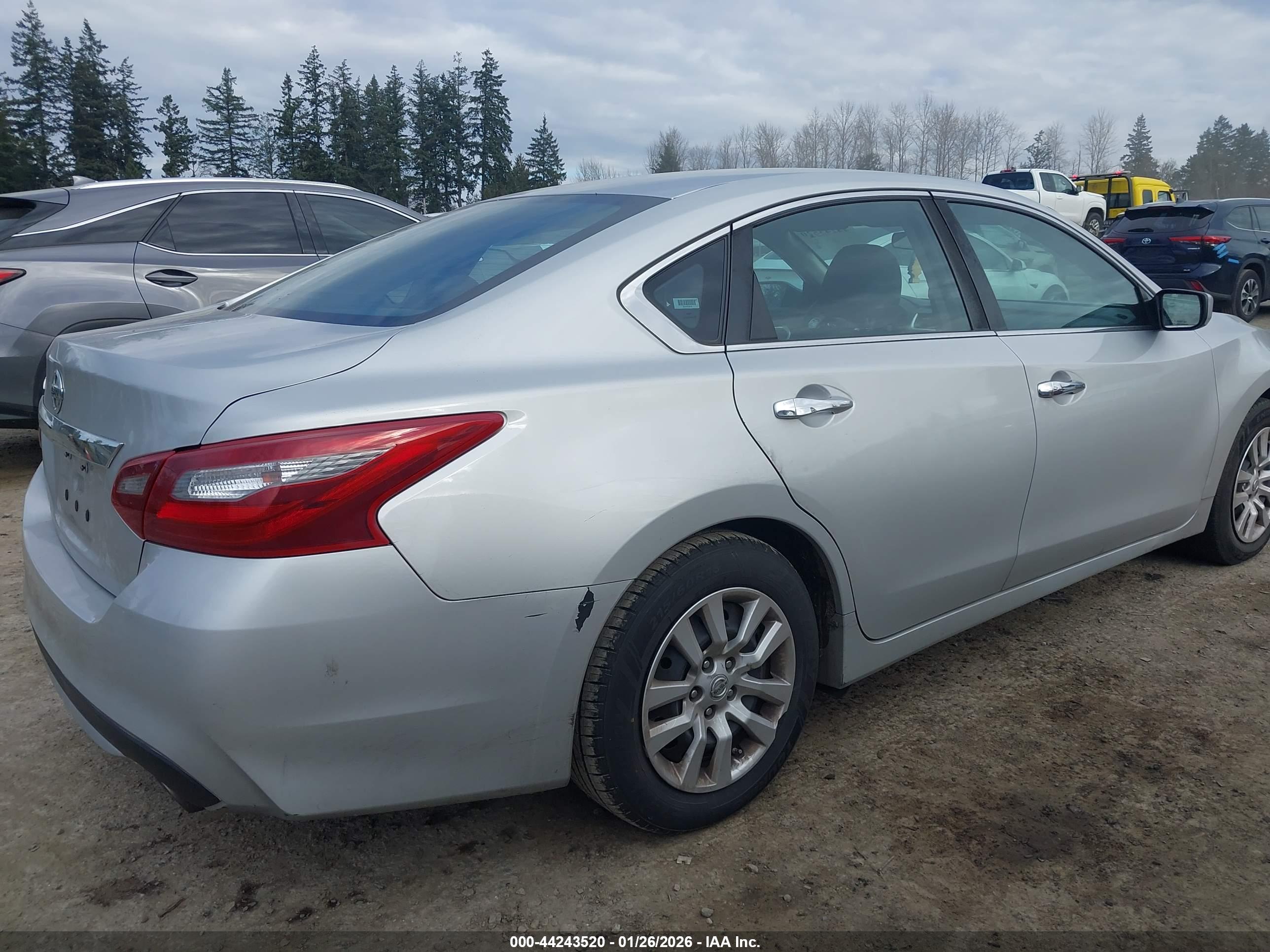 NISSAN ALTIMA image 6