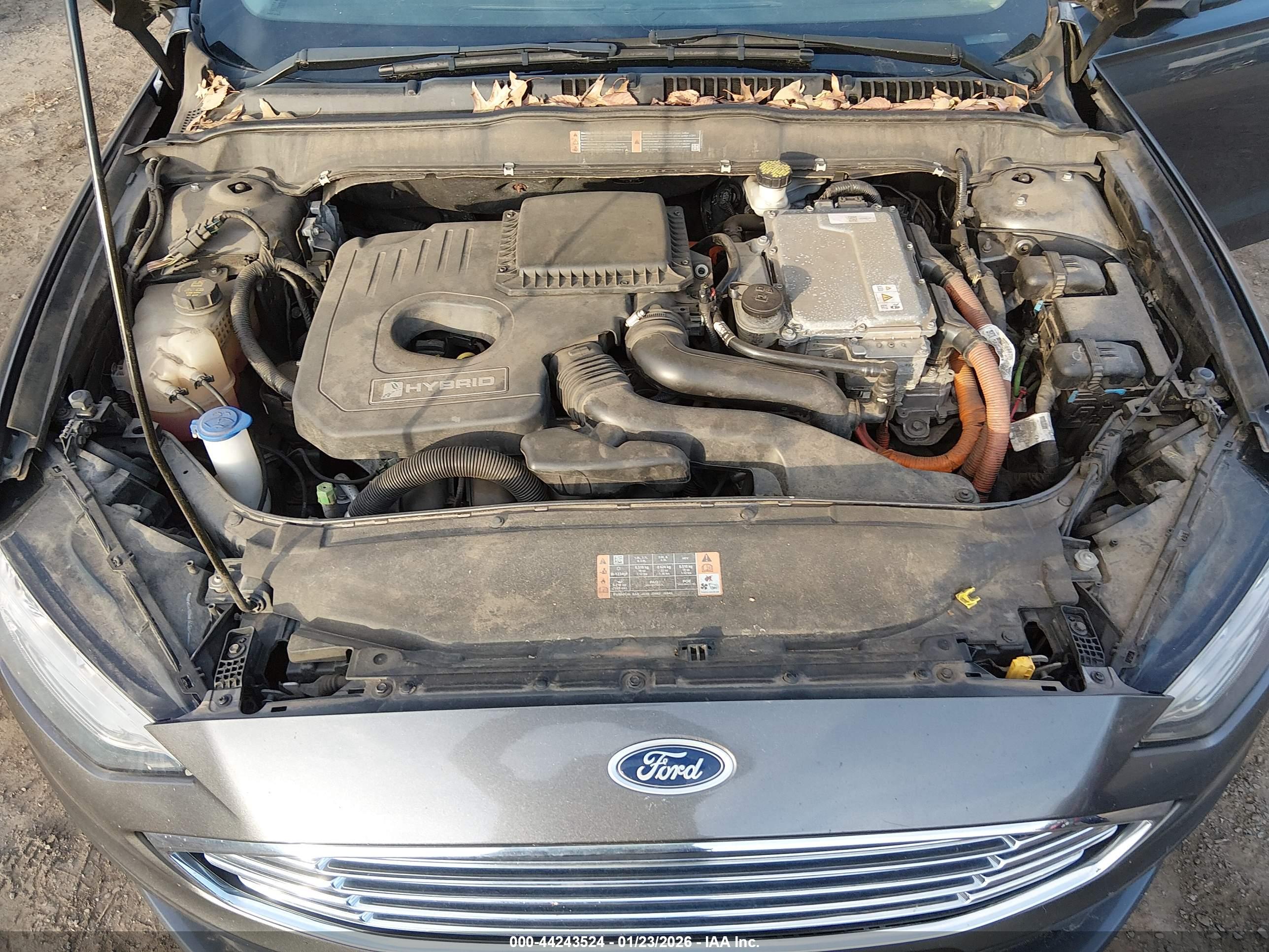 FORD FUSION image 10