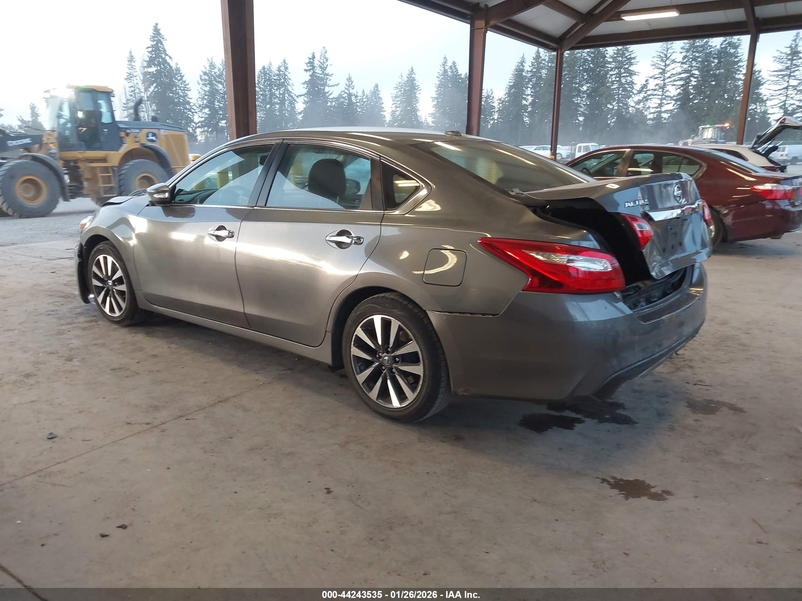 NISSAN ALTIMA image 3