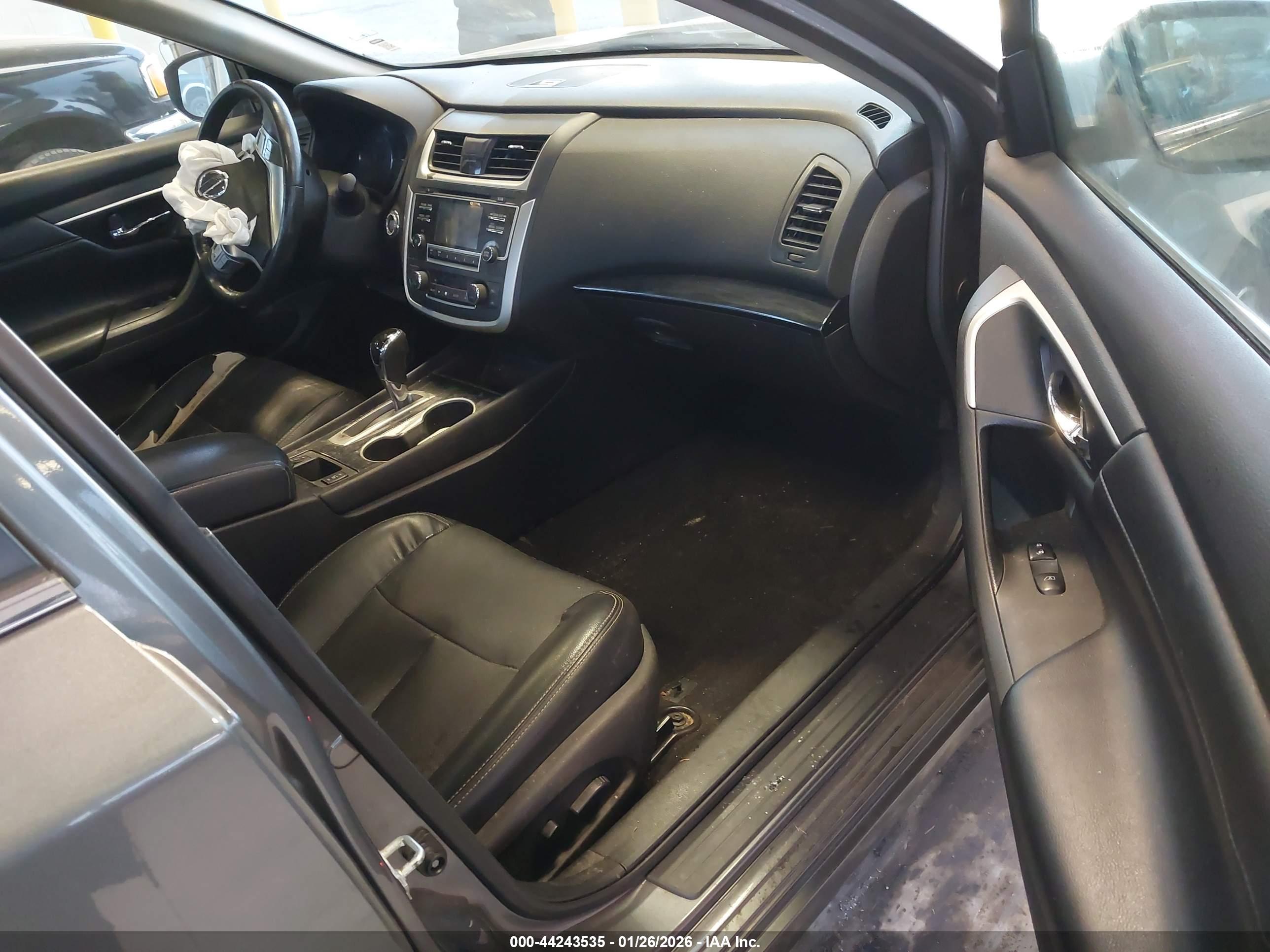 NISSAN ALTIMA image 5