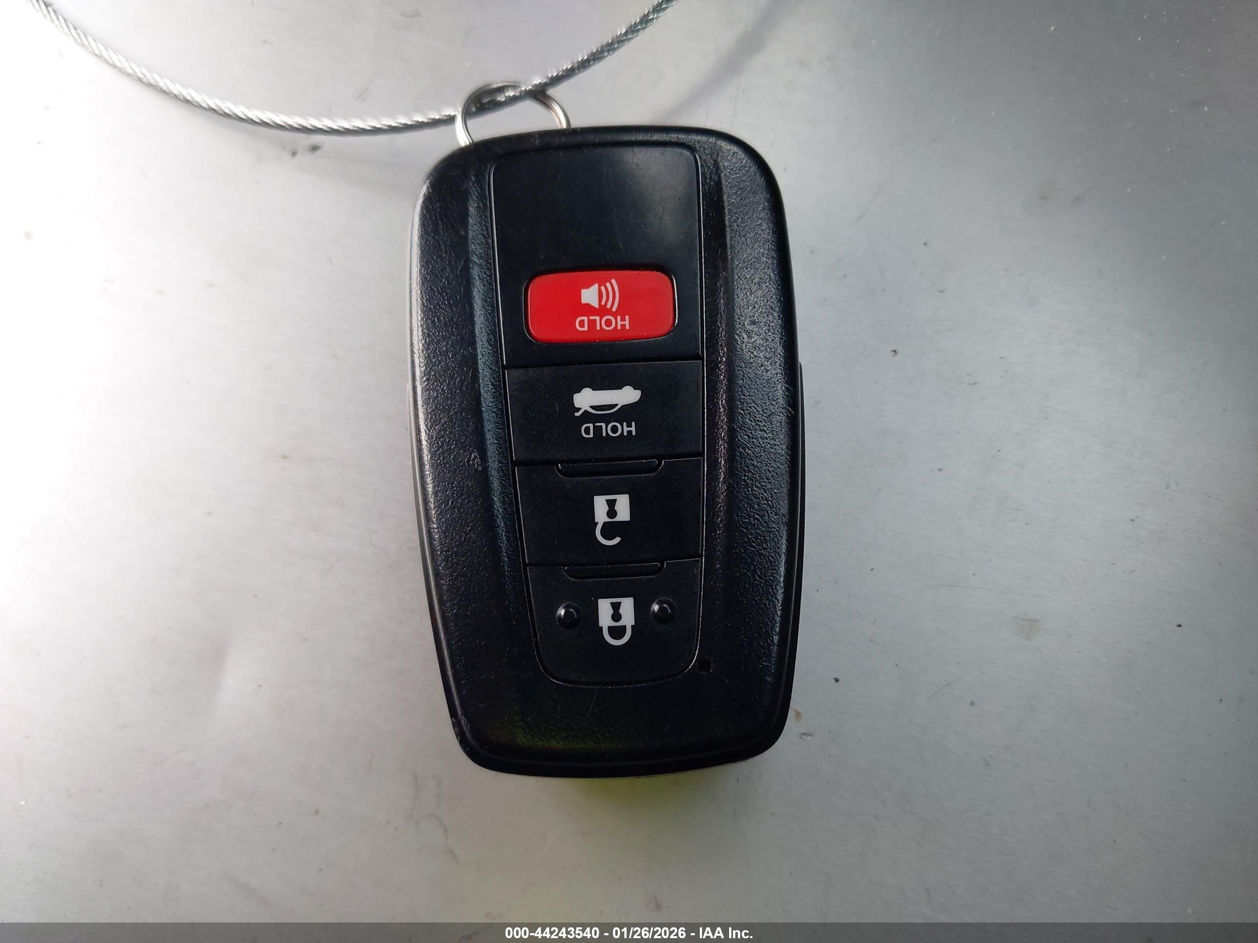 TOYOTA CAMRY image 11