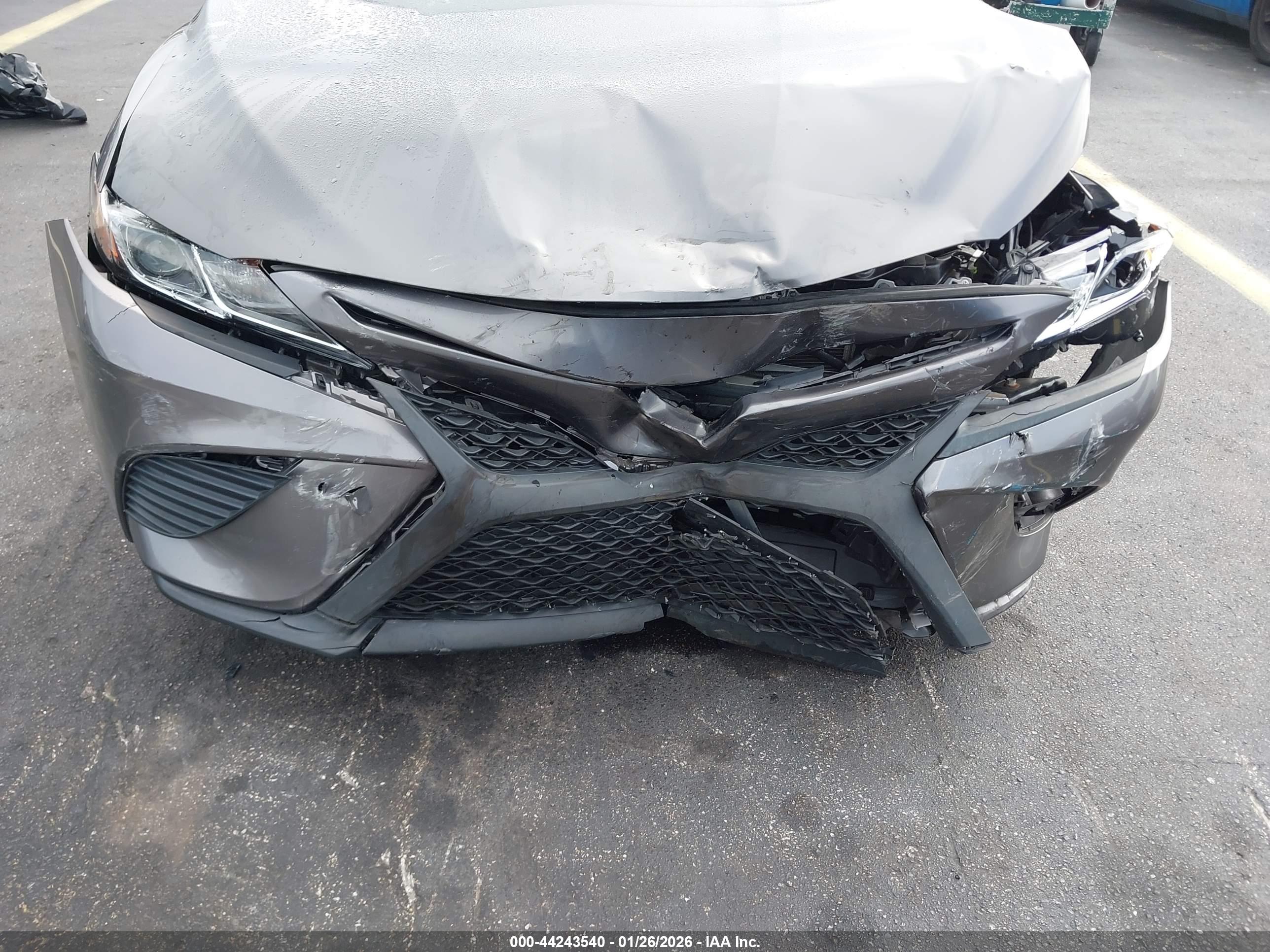 TOYOTA CAMRY image 6