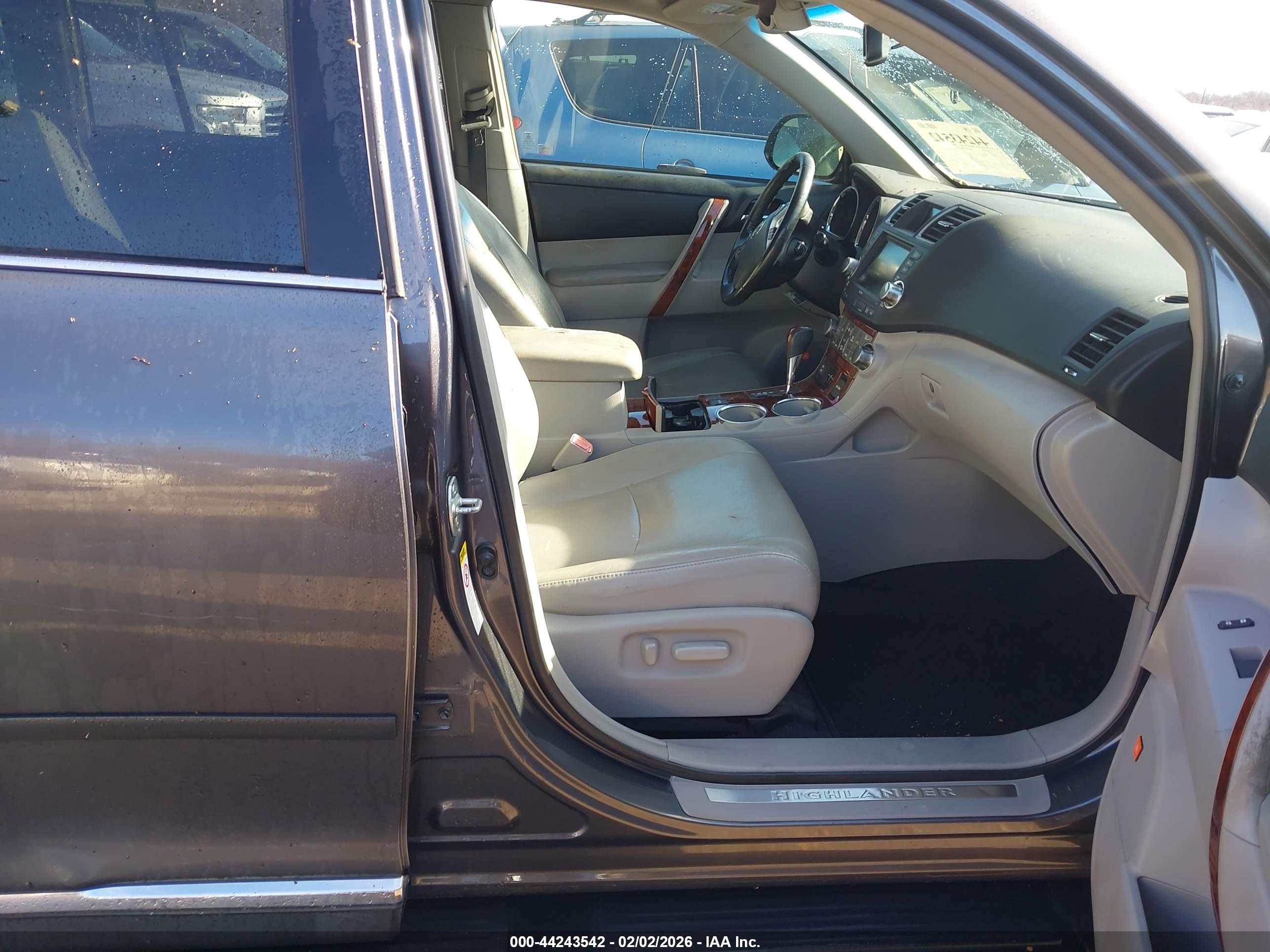 TOYOTA HIGHLANDER image 5