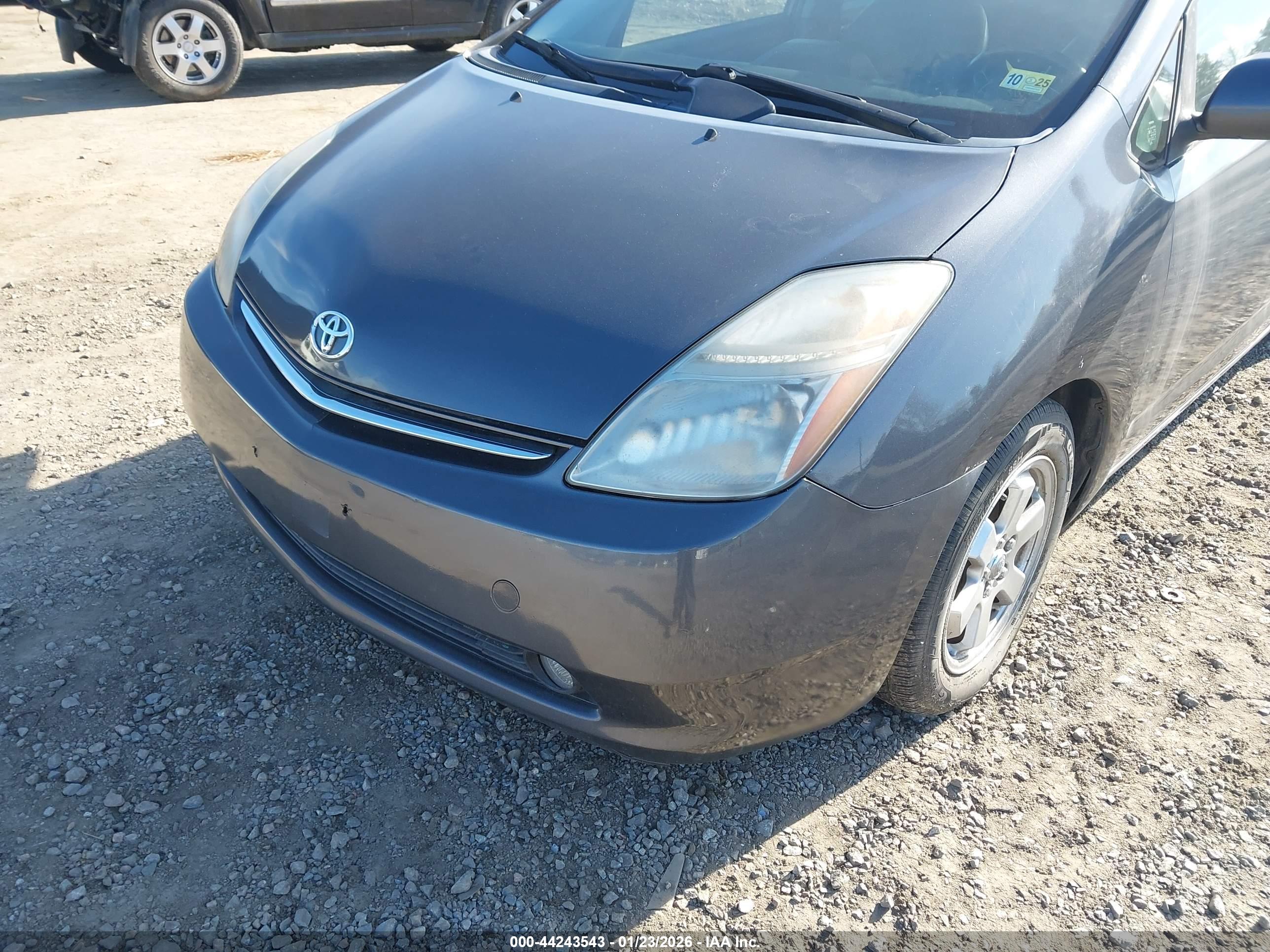 TOYOTA PRIUS image 6