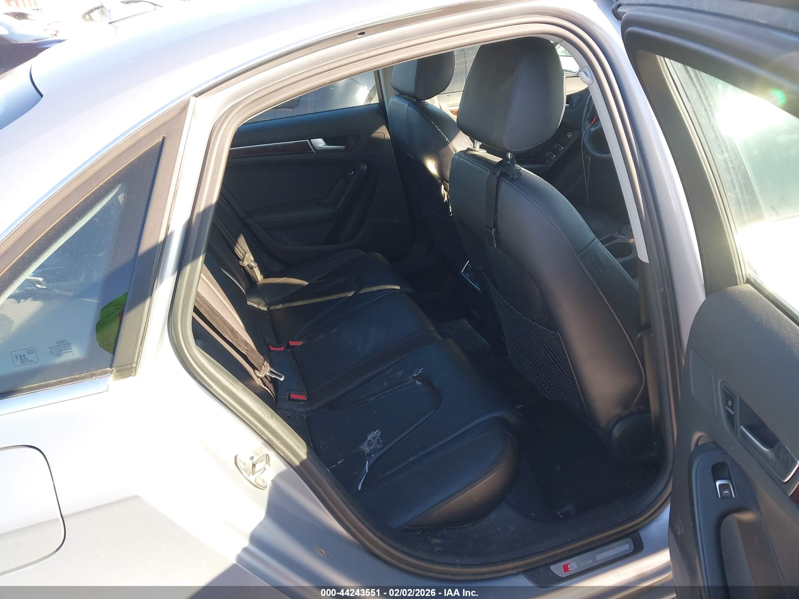 AUDI A4 image 8