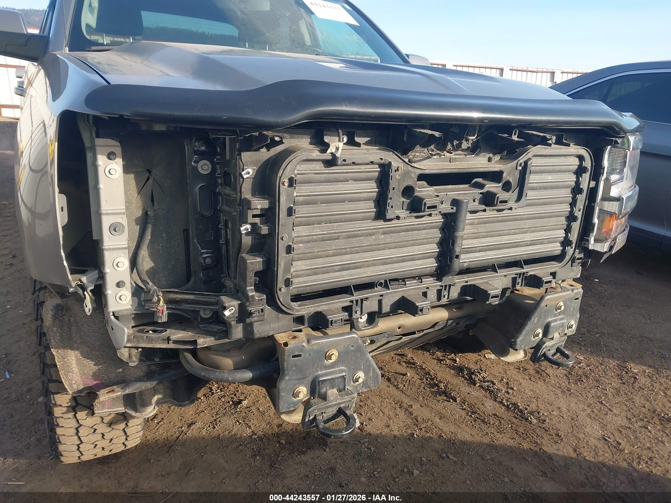 CHEVROLET SILVERADO image 6
