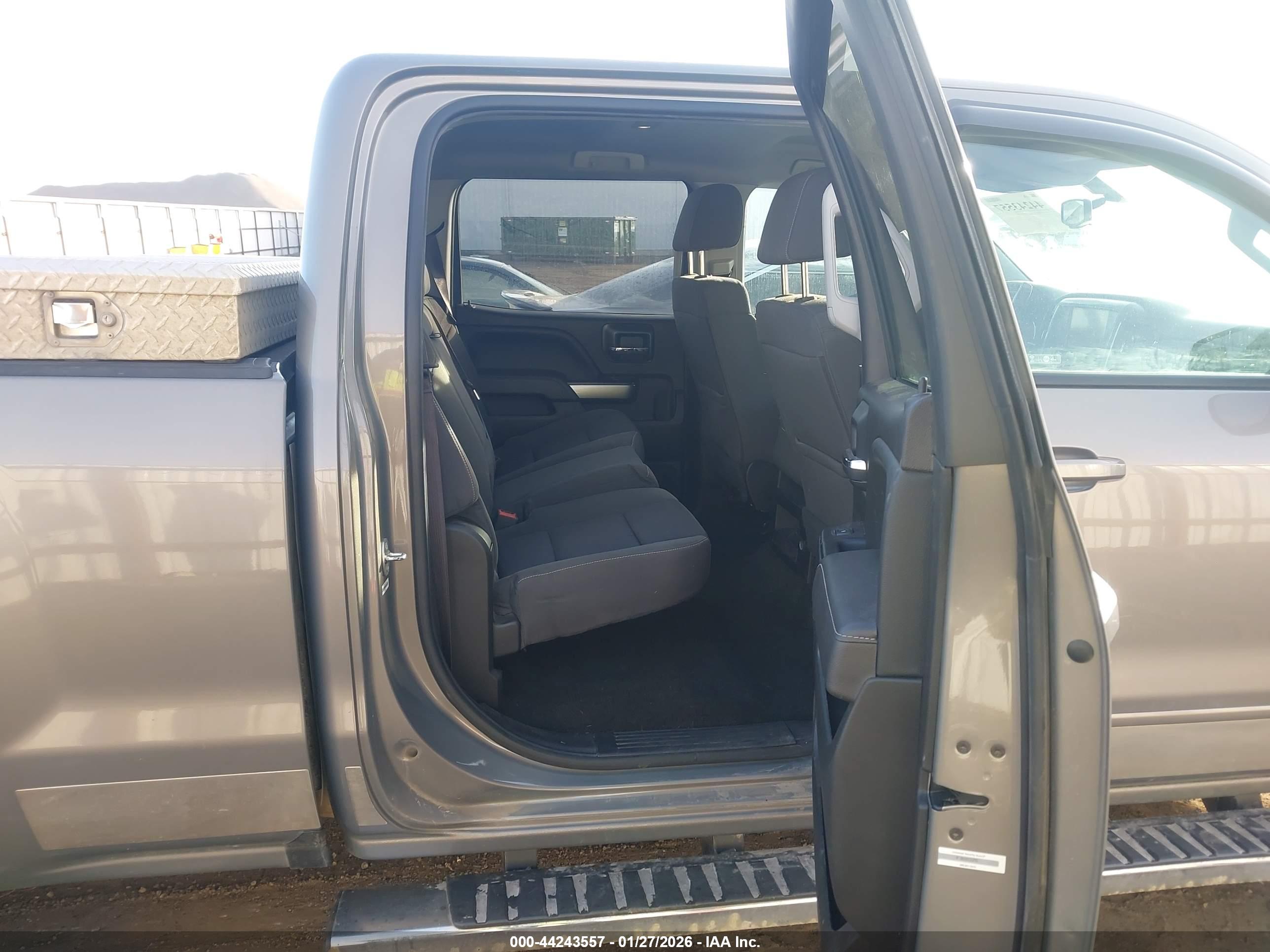 CHEVROLET SILVERADO image 8