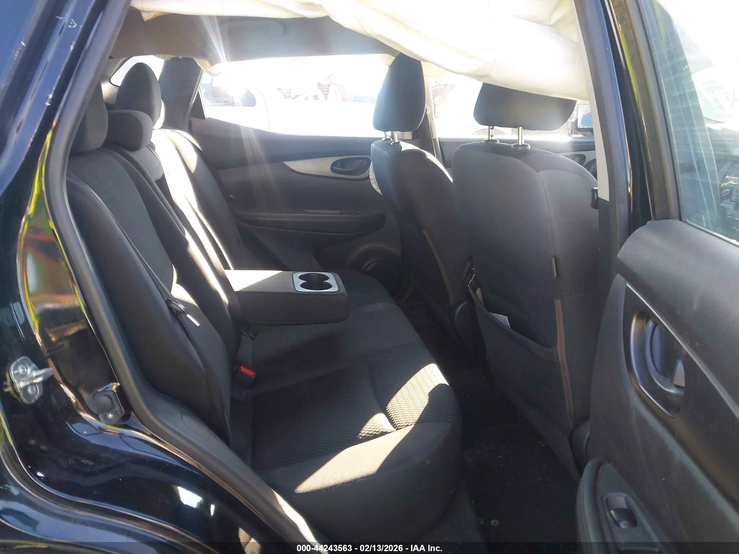 NISSAN ROGUE image 8