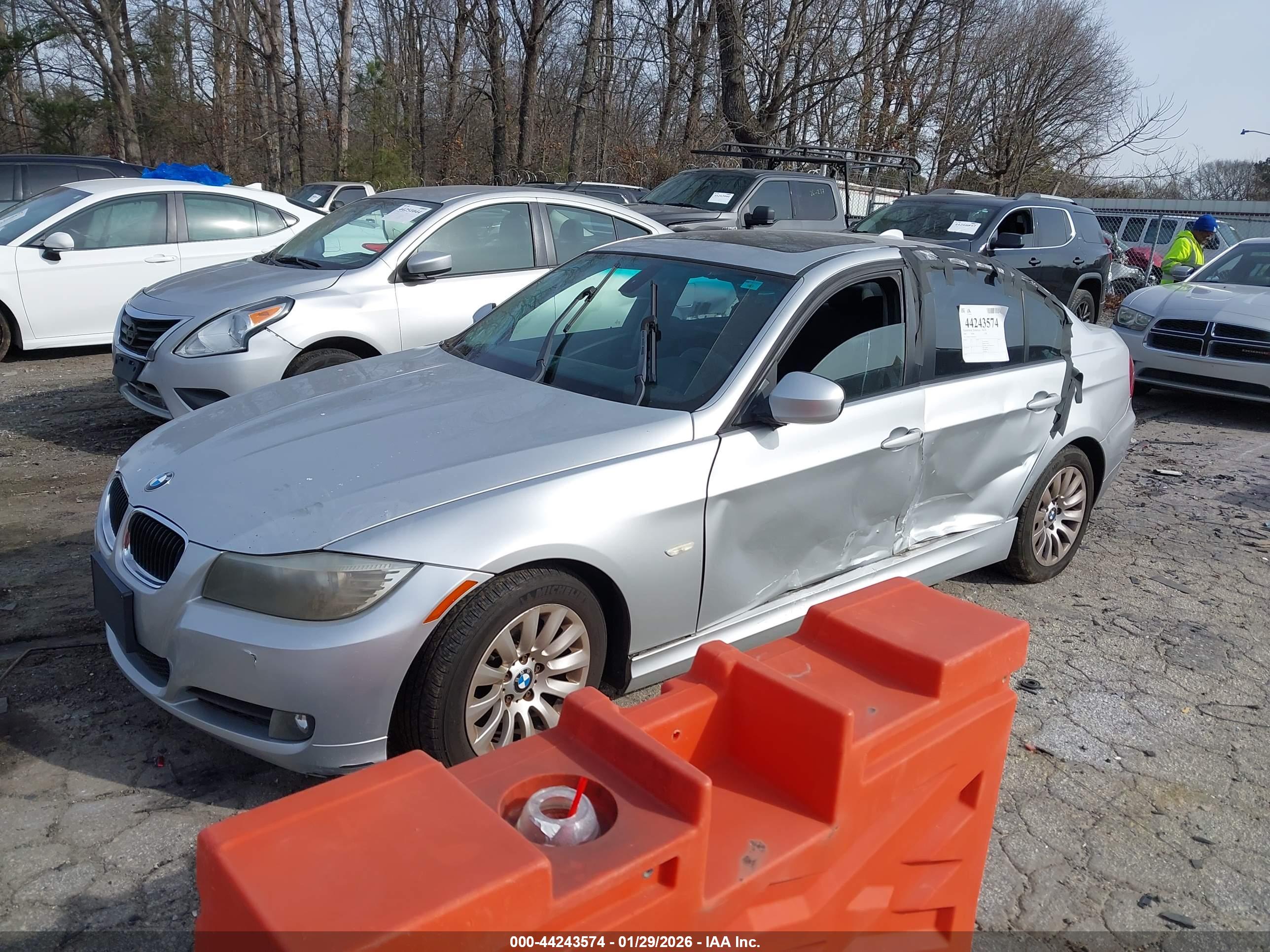 BMW 328I image 2