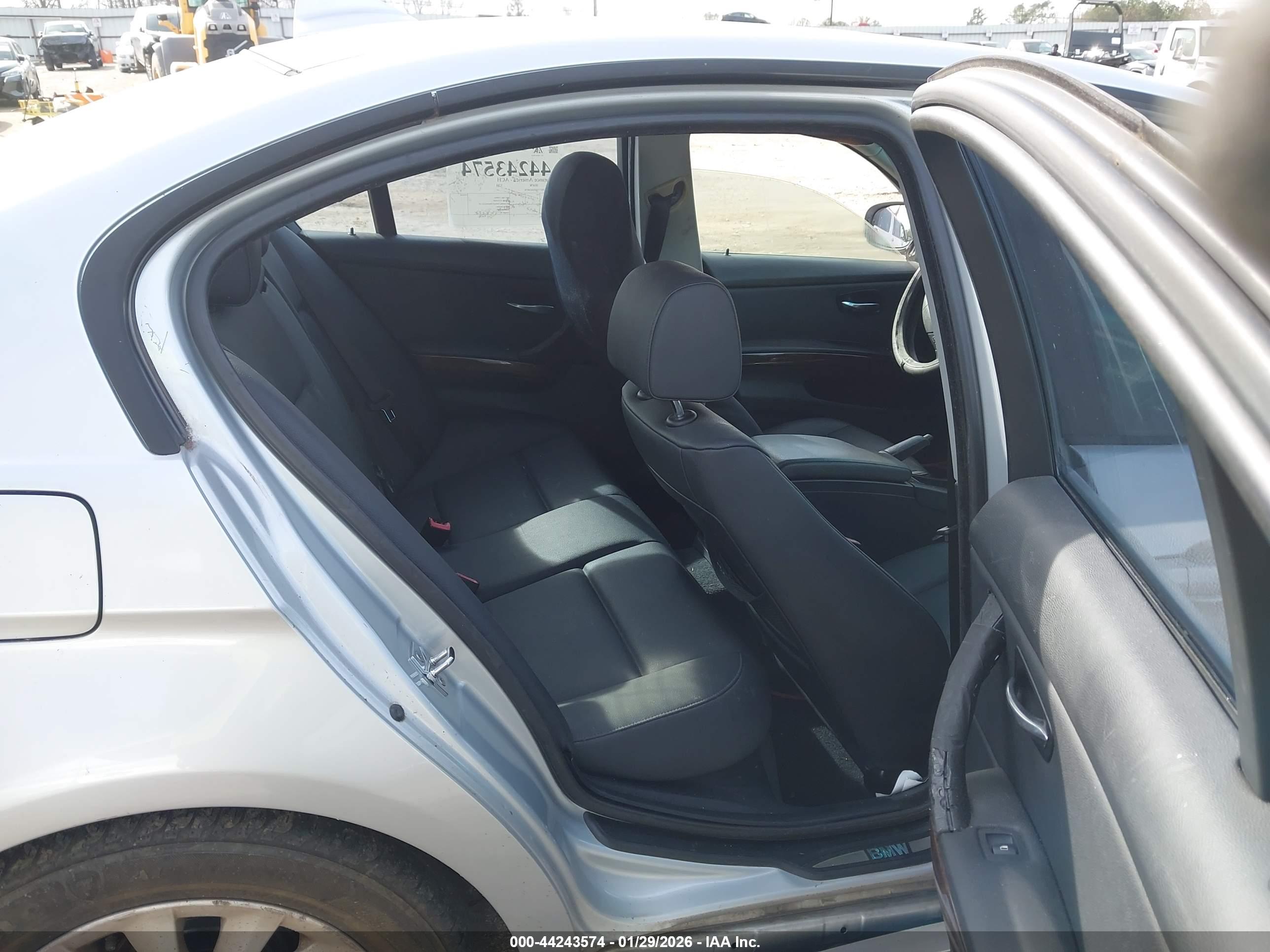 BMW 328I image 8